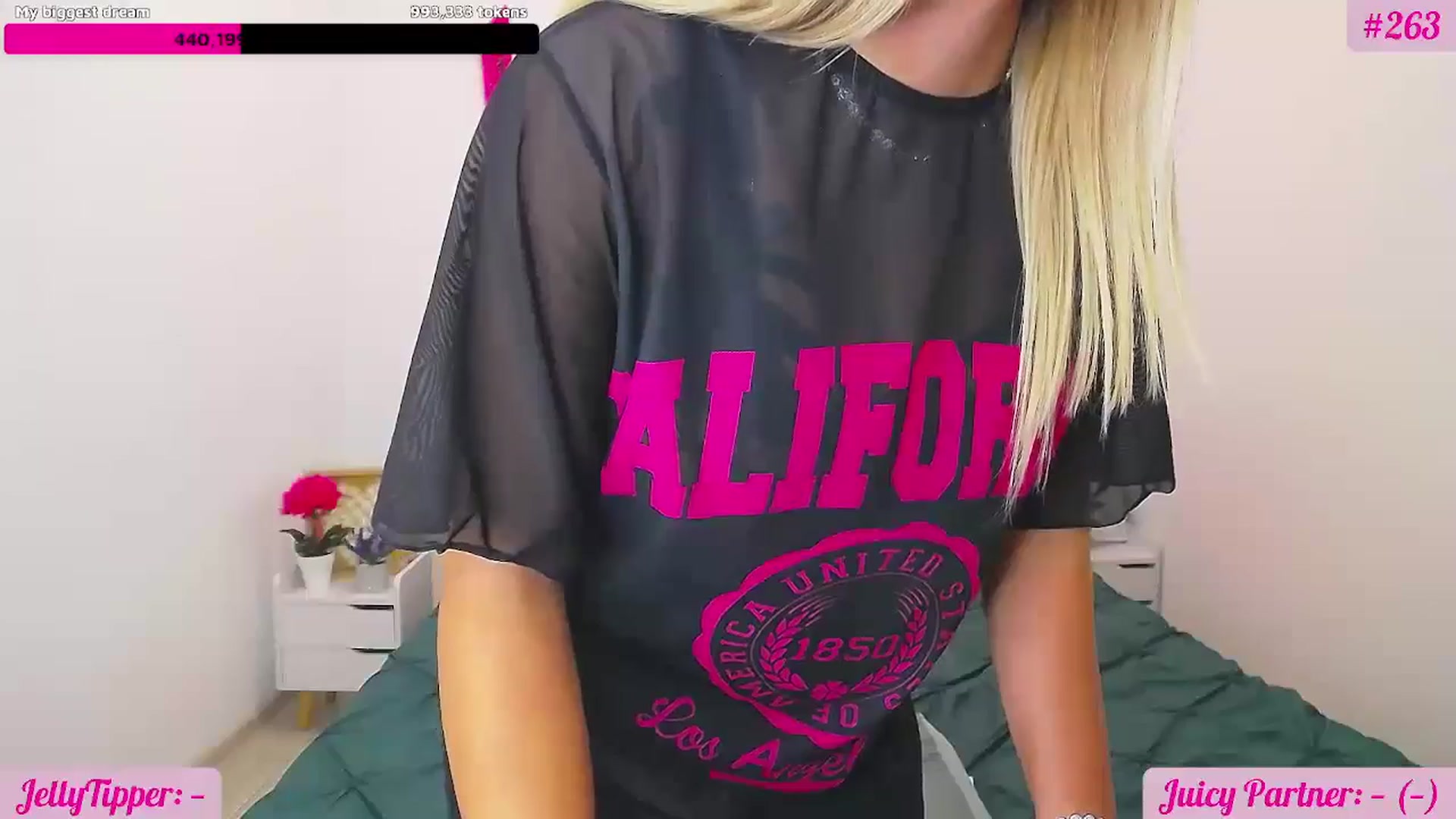 Gallery image thumbnail from JuicyJelly's myfreecams stream on, 10/11/2025, 16:24 image 2 of 20