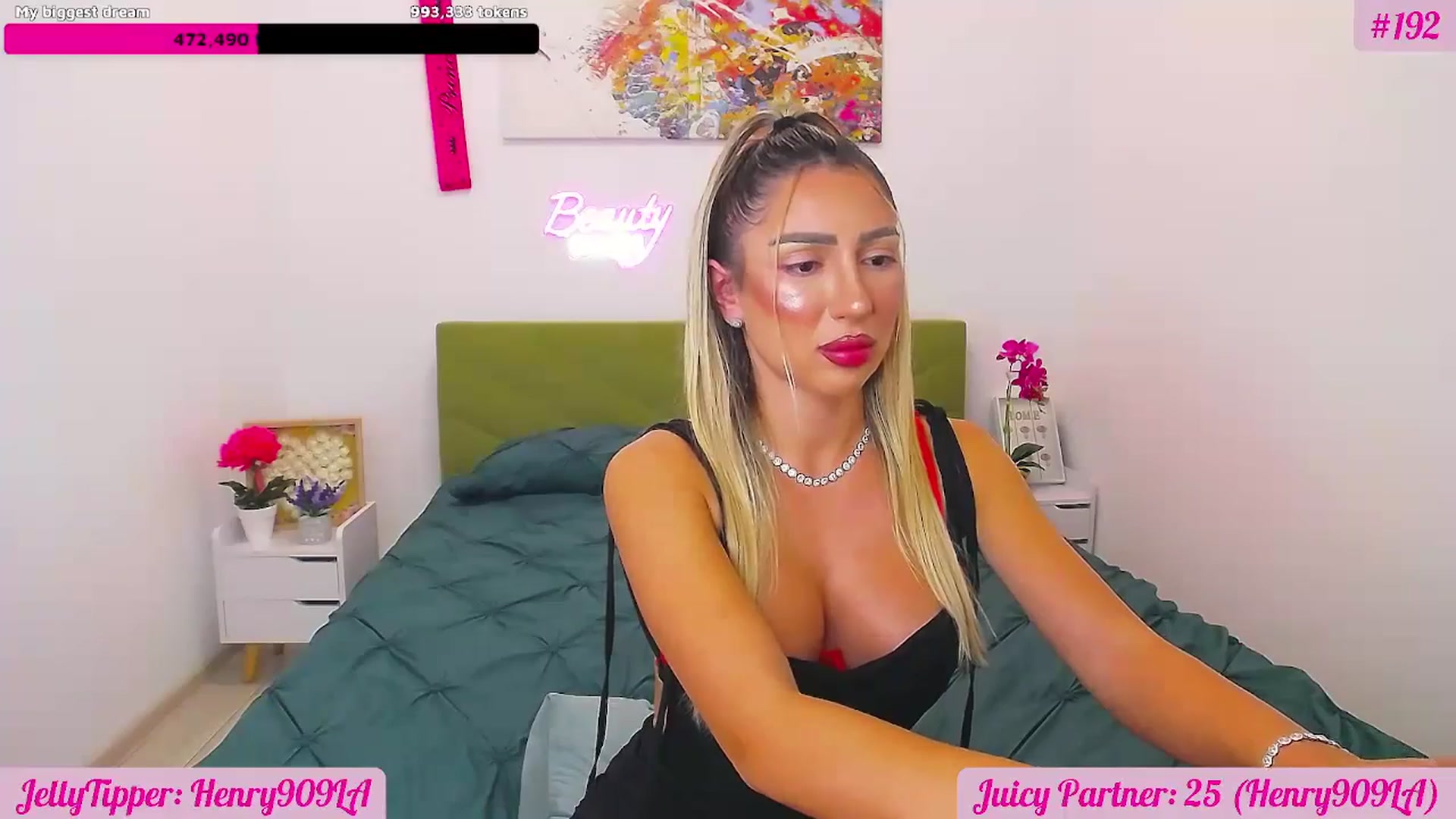 Gallery image thumbnail from JuicyJelly's myfreecams stream on, 10/15/2025, 17:34 image 7 of 20
