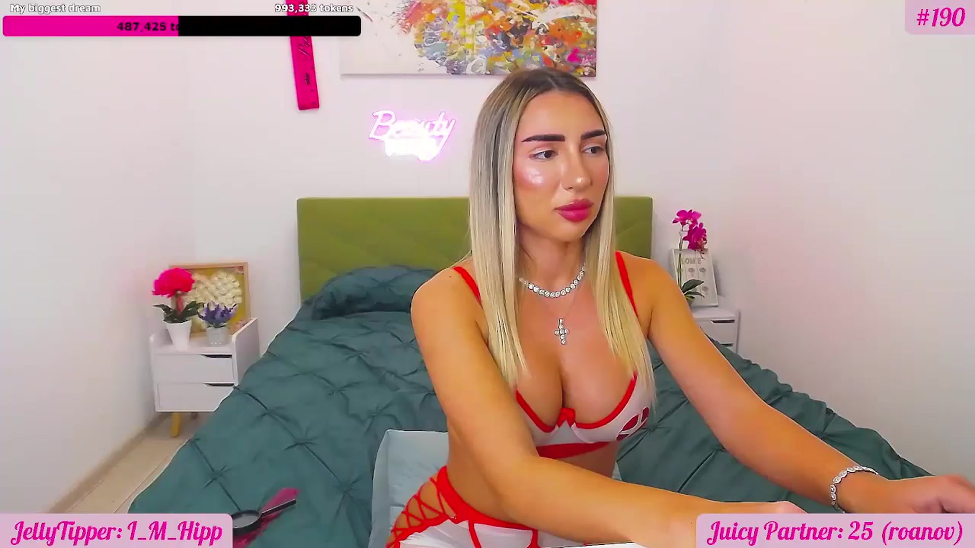 Gallery image thumbnail from JuicyJelly's myfreecams stream on, 10/18/2025, 18:16 image 1 of 20
