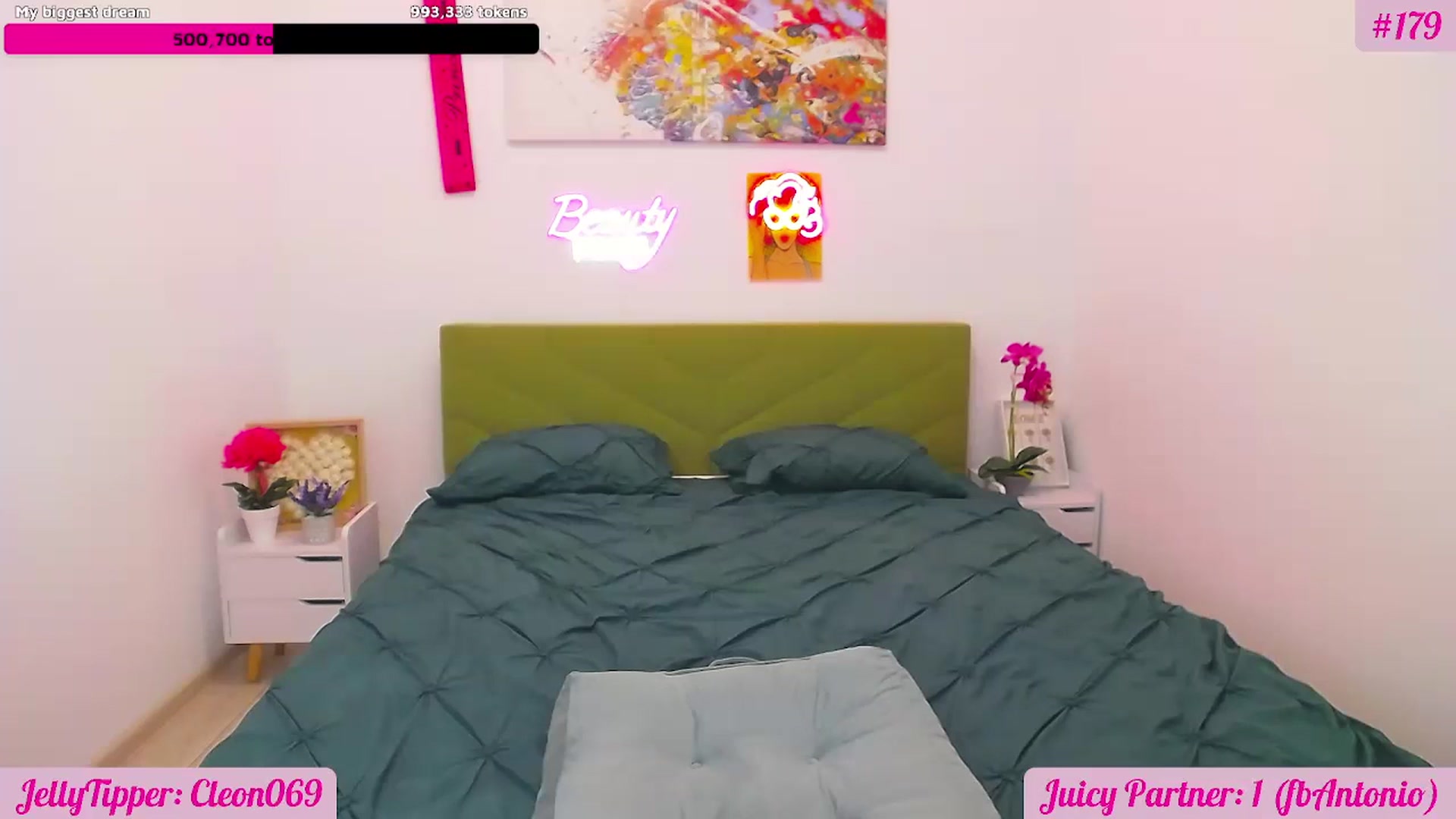 Gallery image thumbnail from JuicyJelly's myfreecams stream on, 10/21/2025, 18:01 image 9 of 20