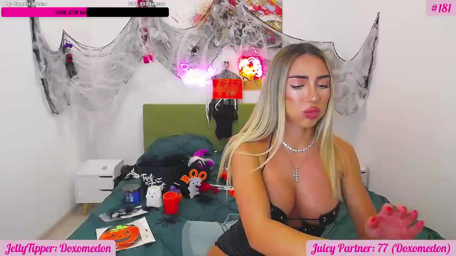 Gallery image thumbnail from JuicyJelly's myfreecams stream on, 10/23/2025, 18:34 image 4 of 20