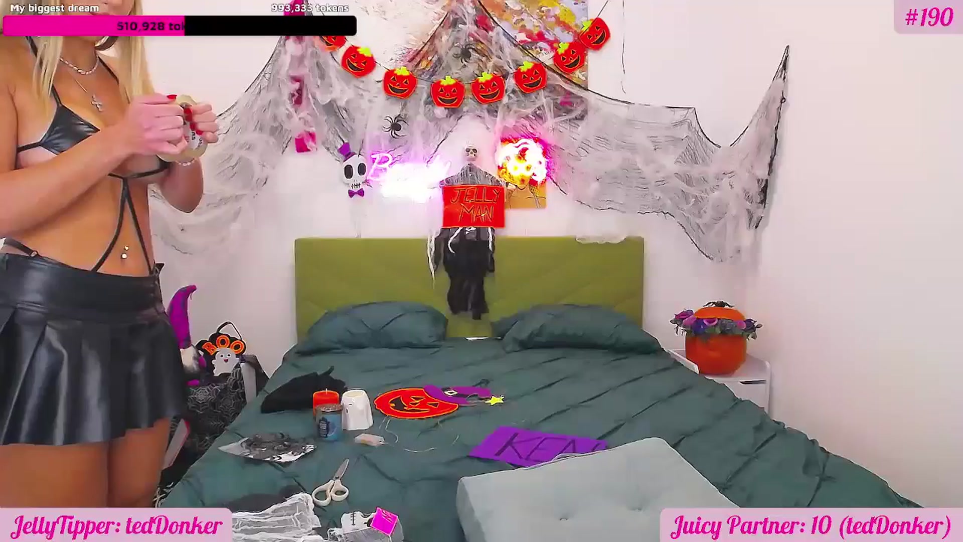 Gallery image thumbnail from JuicyJelly's myfreecams stream on, 10/24/2025, 17:34 image 14 of 20