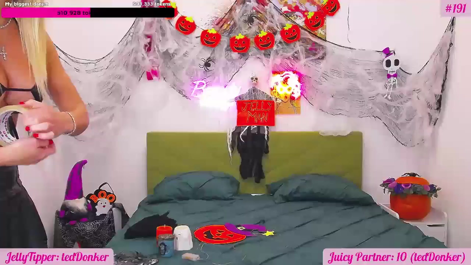 Gallery image thumbnail from JuicyJelly's myfreecams stream on, 10/24/2025, 17:34 image 15 of 20