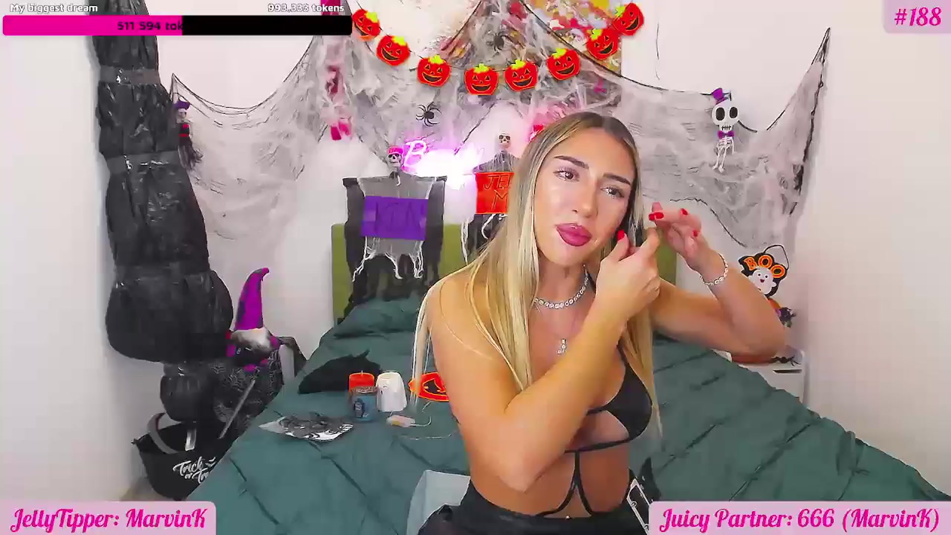 Gallery image thumbnail from JuicyJelly's myfreecams stream on, 10/24/2025, 17:34 image 19 of 20