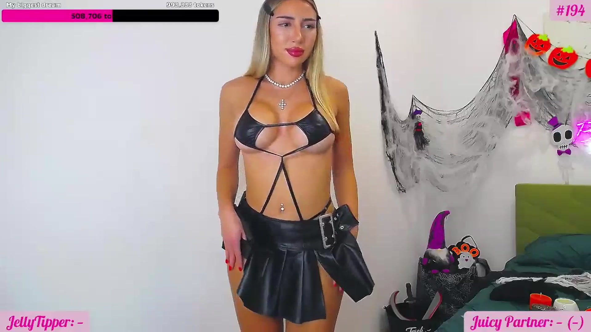 Gallery image thumbnail from JuicyJelly's myfreecams stream on, 10/24/2025, 17:34 image 3 of 20
