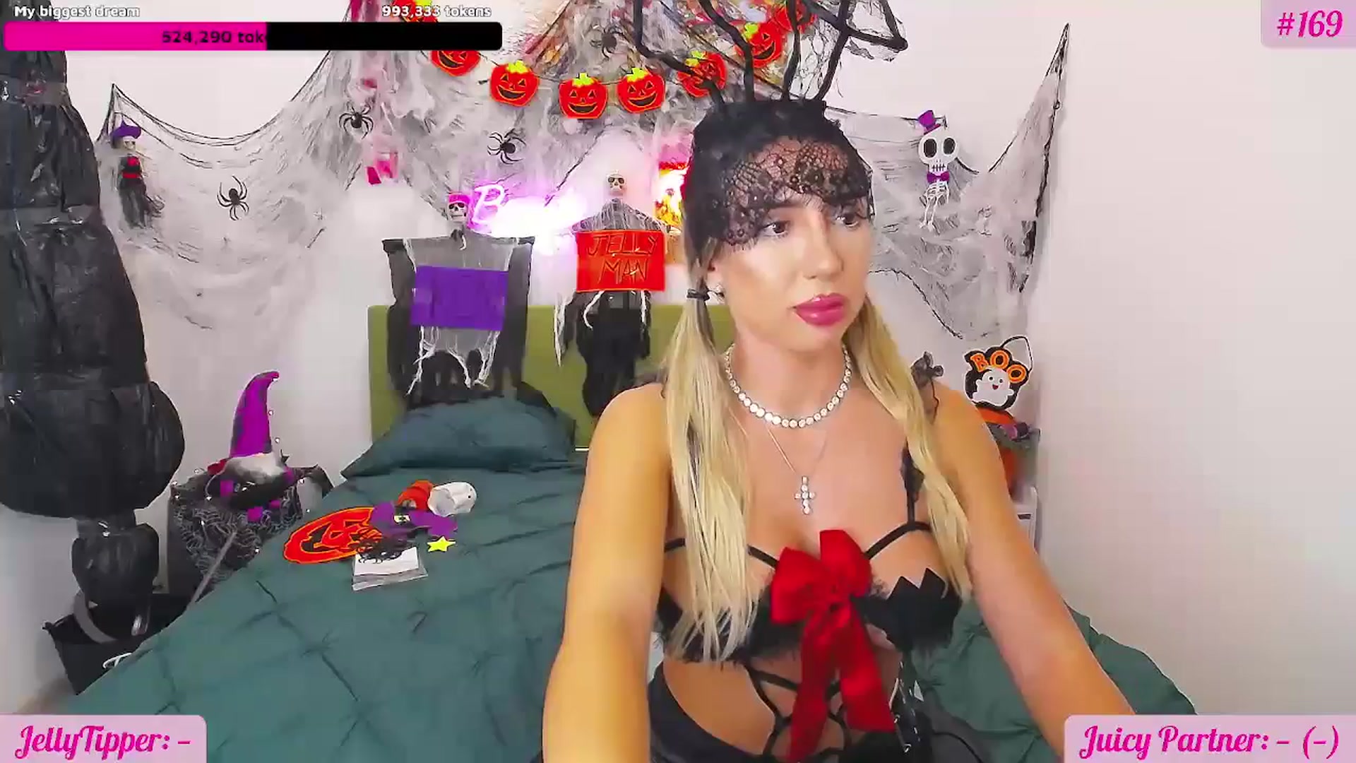 Gallery image thumbnail from JuicyJelly's myfreecams stream on, 10/26/2025, 16:47 image 1 of 20