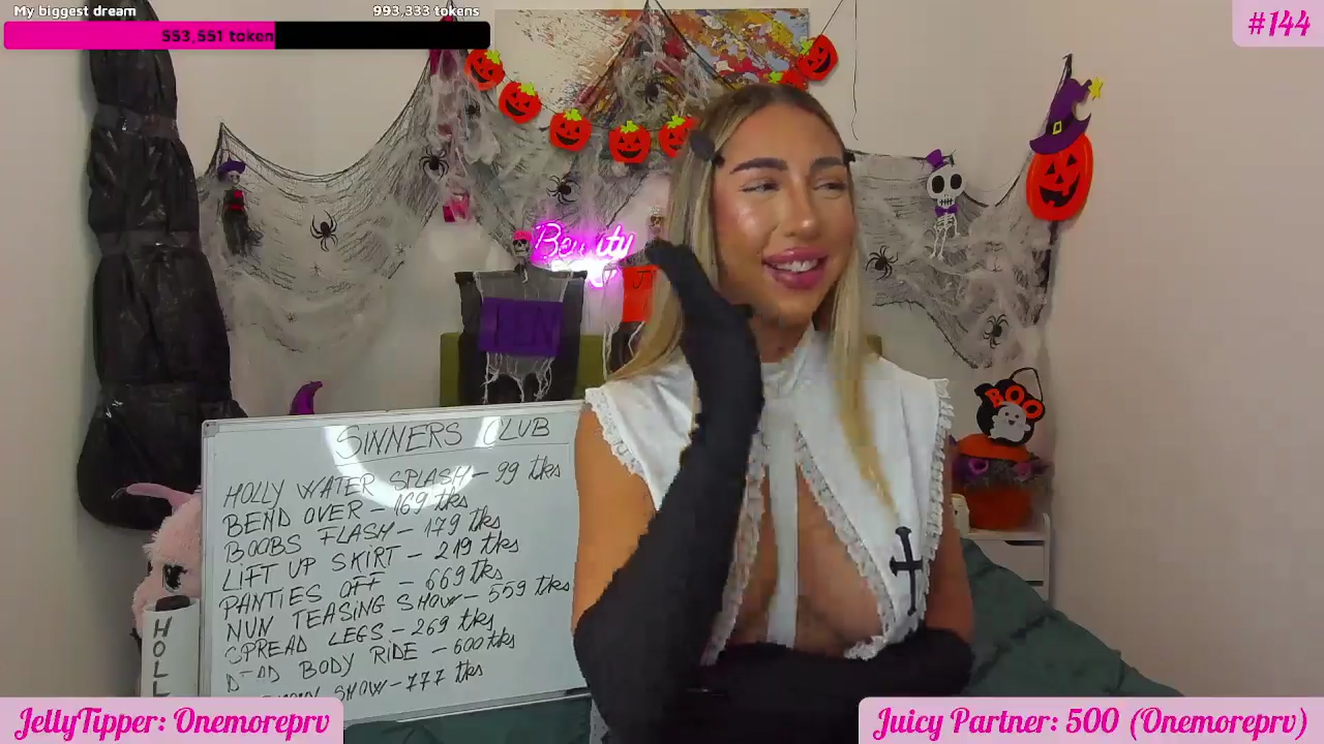 Gallery image thumbnail from JuicyJelly's myfreecams stream on, 10/28/2025, 18:31 image 6 of 20