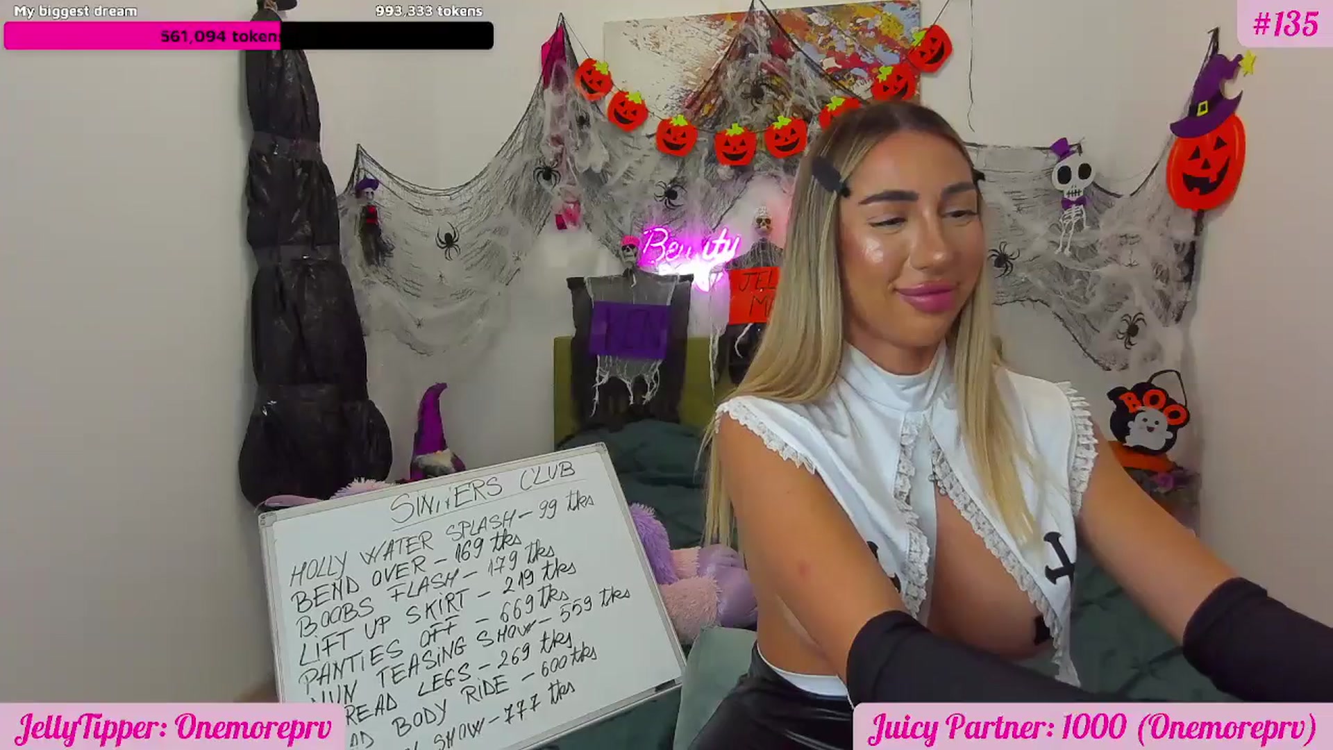 Gallery image thumbnail from JuicyJelly's myfreecams stream on, 10/28/2025, 18:31 image 16 of 20