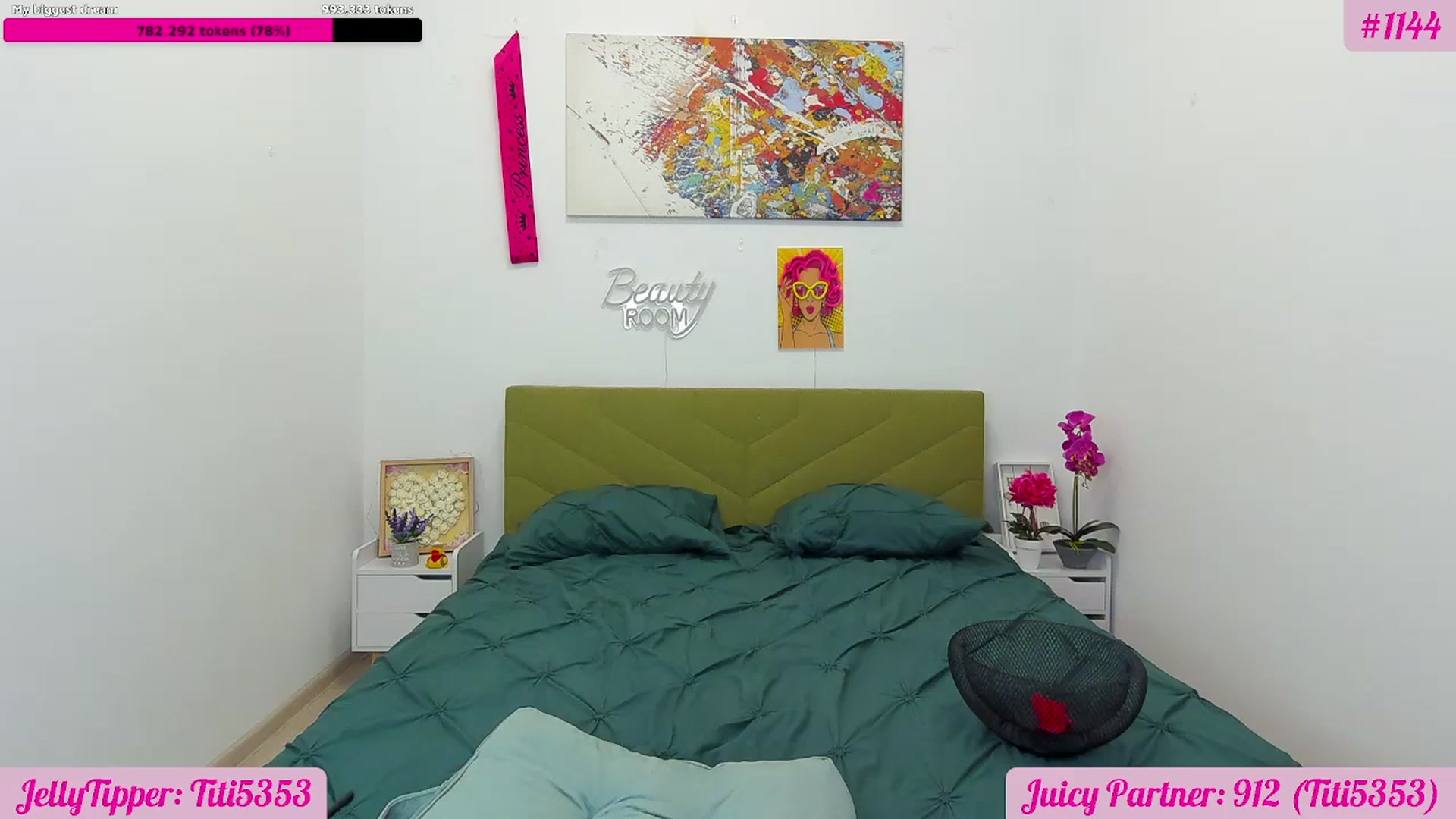 Gallery image thumbnail from JuicyJelly's myfreecams stream on, 12/06/2025, 17:16 image 12 of 20