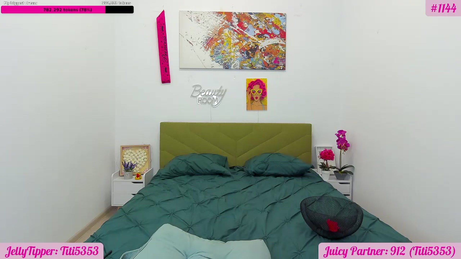 Gallery image thumbnail from JuicyJelly's myfreecams stream on, 12/06/2025, 17:16 image 13 of 20