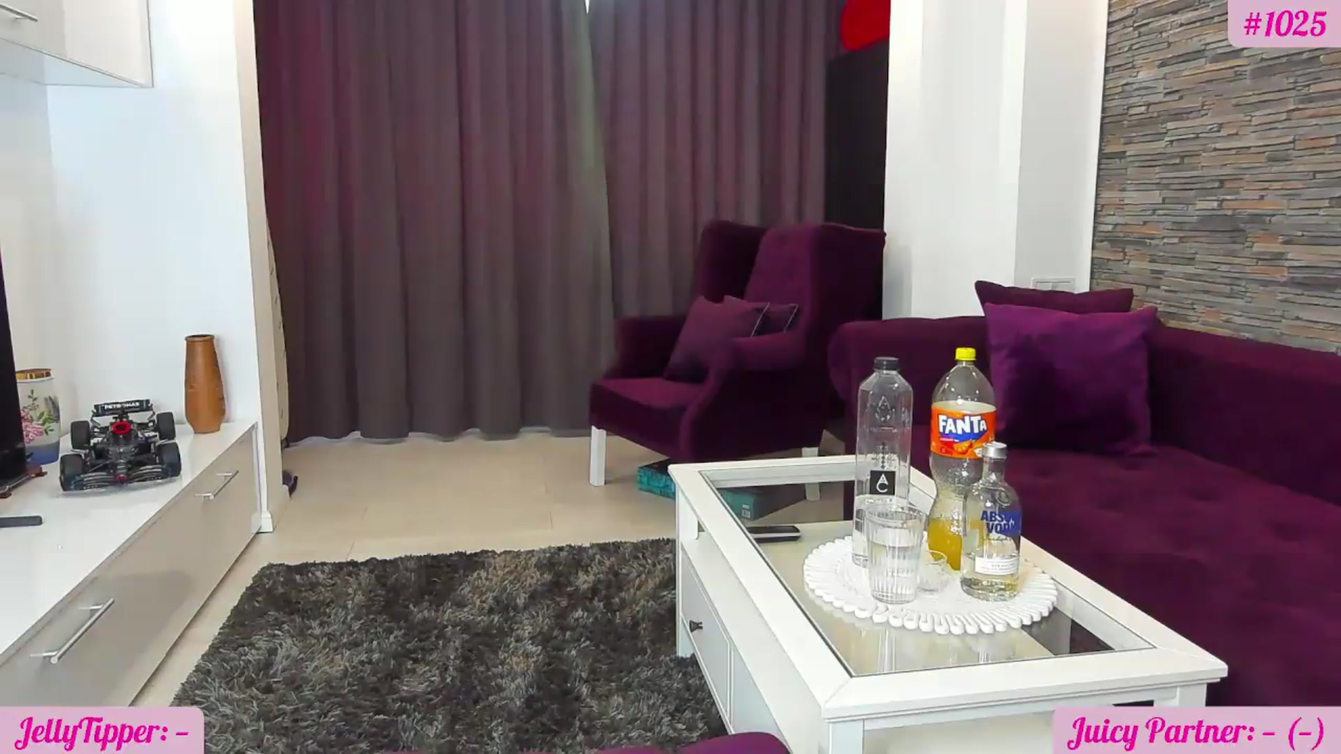 Gallery image thumbnail from JuicyJelly's myfreecams stream on, 05/29/2026, 17:15 image 5 of 20