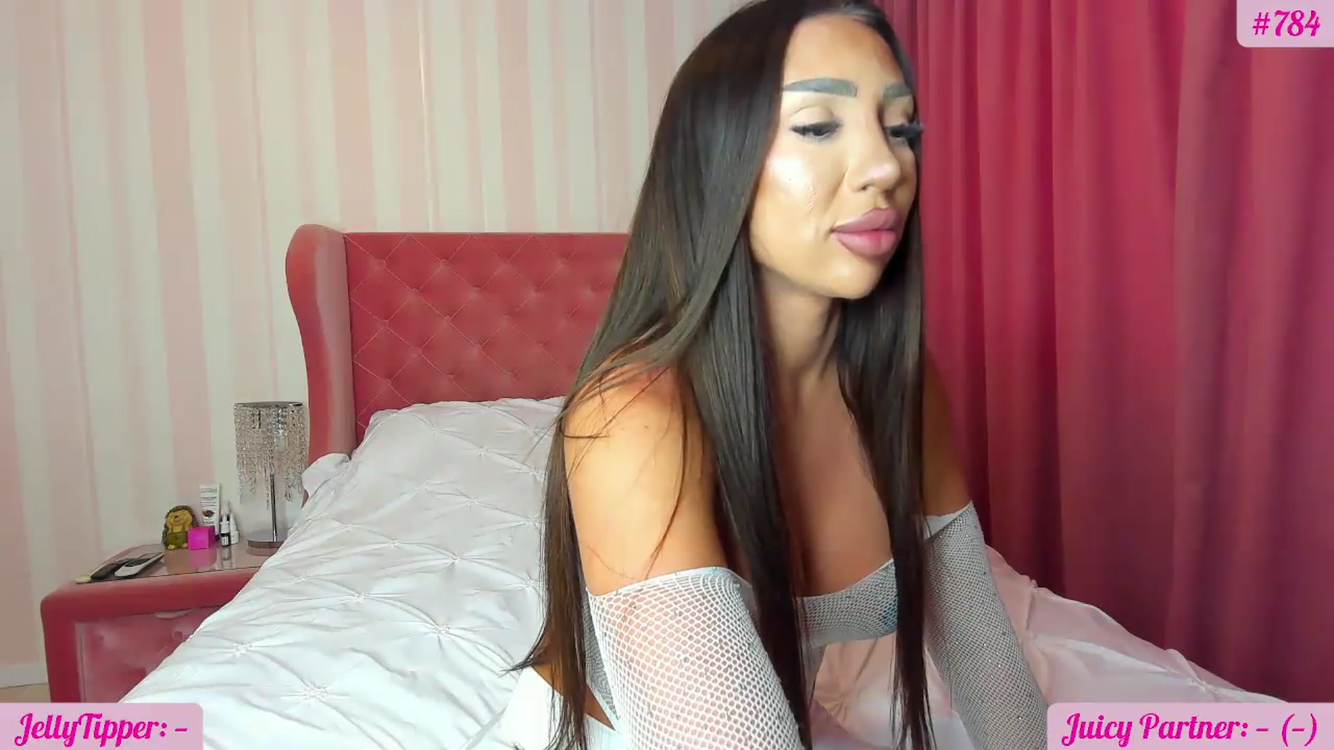 Gallery image thumbnail from JuicyJelly's myfreecams stream on, 06/22/2026, 16:59 image 4 of 20