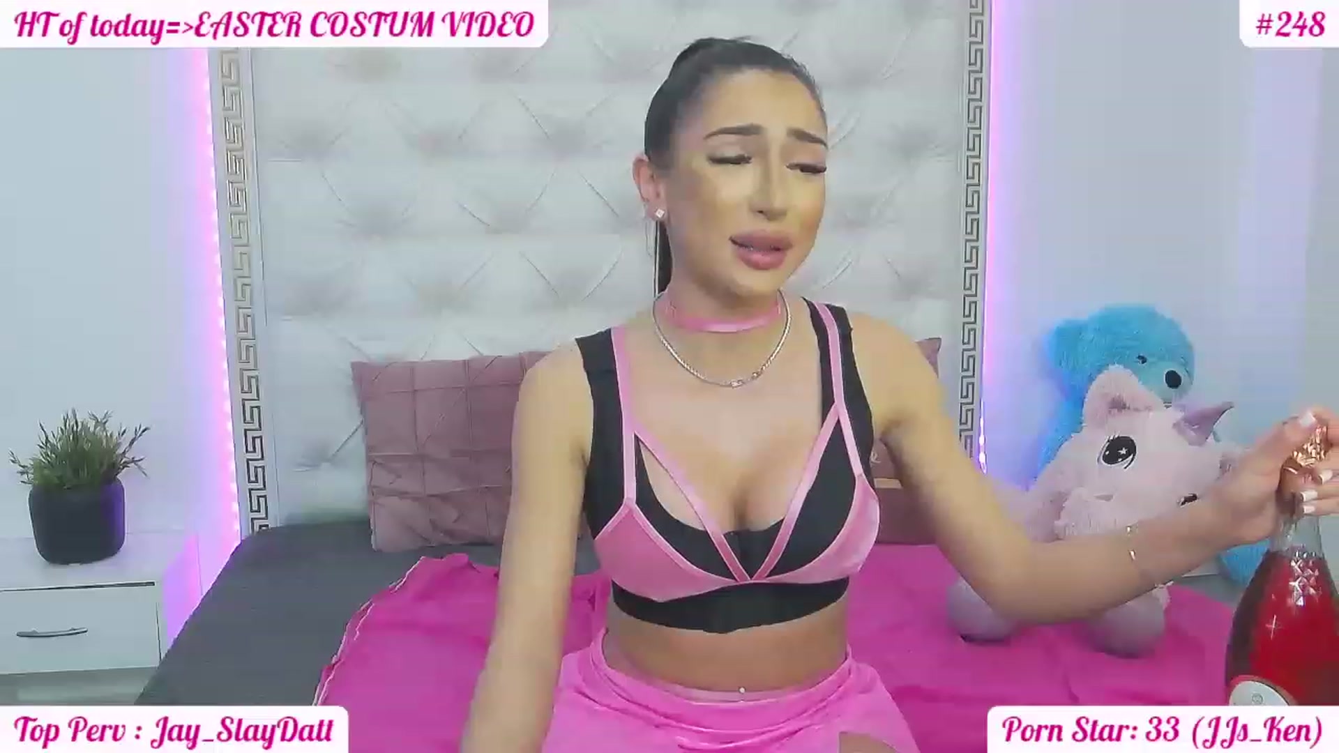 Gallery image thumbnail from JuicyJelly_'s myfreecams stream on, 04/14/2023, 18:28 image 8 of 20