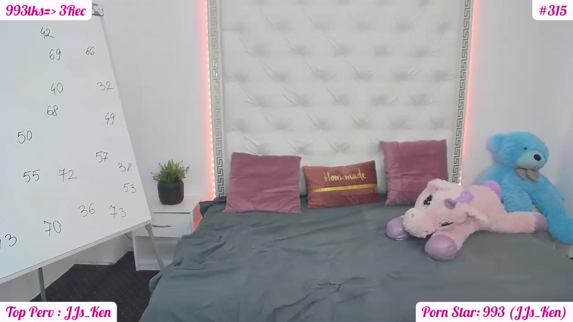 Gallery image thumbnail from JuicyJelly_'s myfreecams stream on, 04/20/2023, 15:24 image 6 of 20