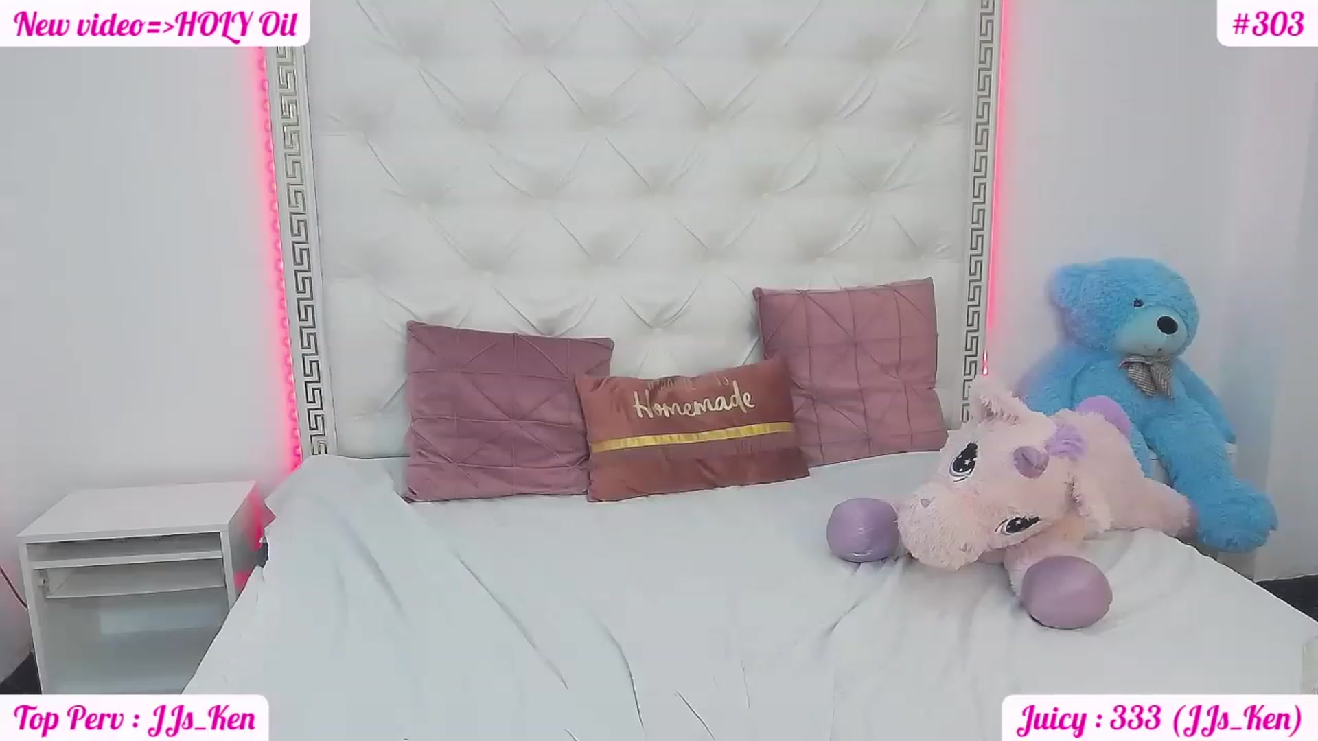 Gallery image thumbnail from JuicyJelly_'s myfreecams stream on, 04/26/2023, 17:30 image 4 of 20