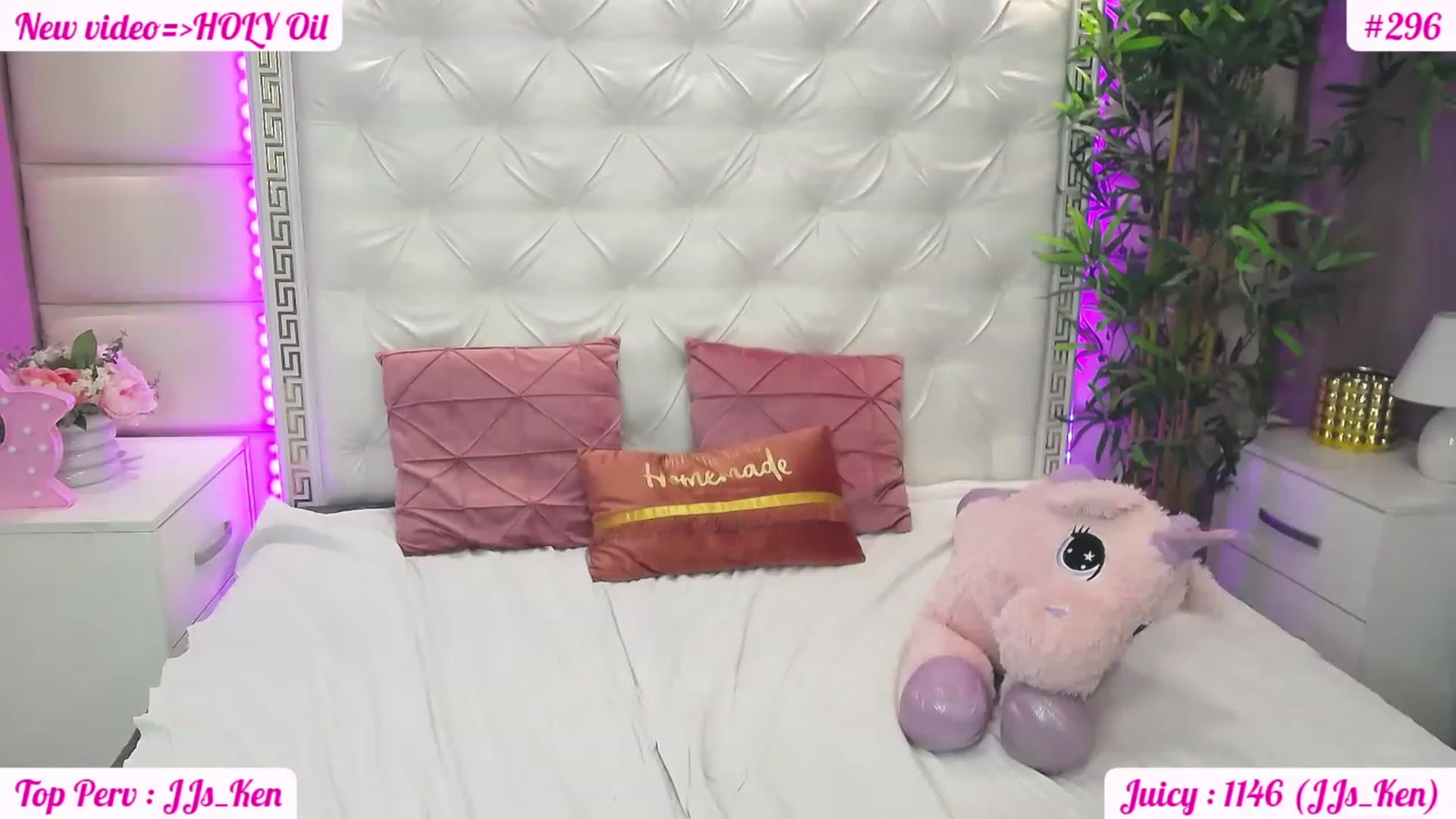 Gallery image thumbnail from JuicyJelly_'s myfreecams stream on, 04/27/2023, 17:19 image 8 of 20