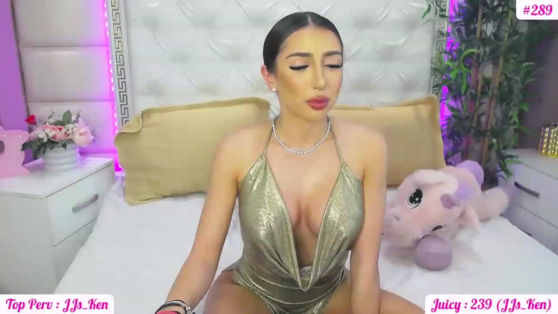 Gallery image thumbnail from JuicyJelly_'s myfreecams stream on, 04/28/2023, 13:58 image 2 of 20