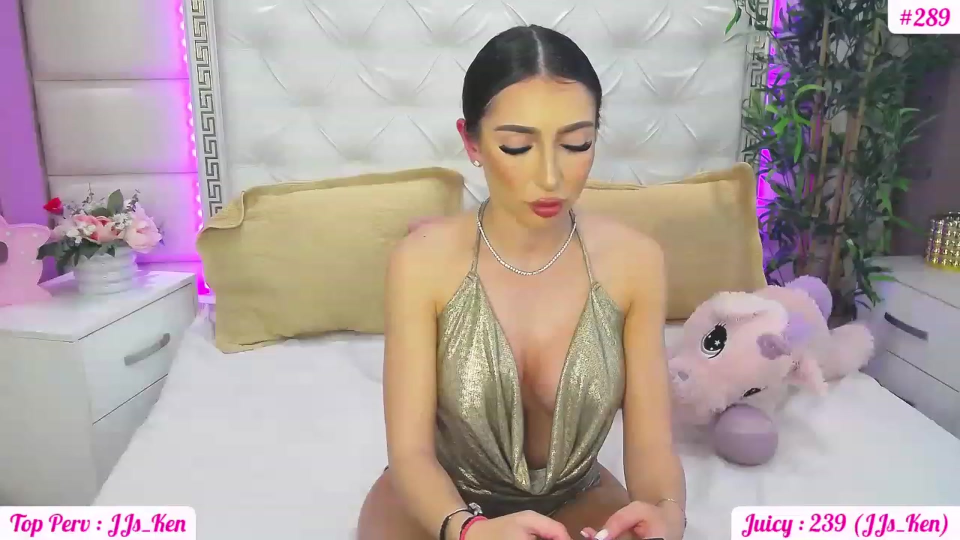 Gallery image thumbnail from JuicyJelly_'s myfreecams stream on, 04/28/2023, 13:58 image 14 of 20