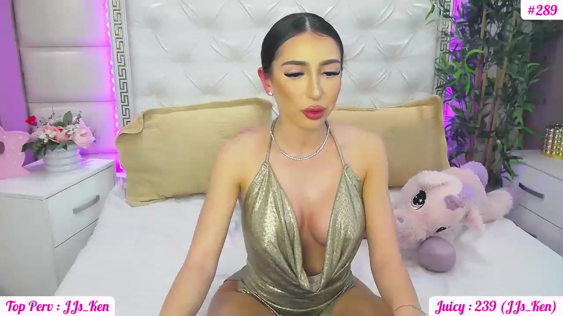 Gallery image thumbnail from JuicyJelly_'s myfreecams stream on, 04/28/2023, 13:58 image 16 of 20