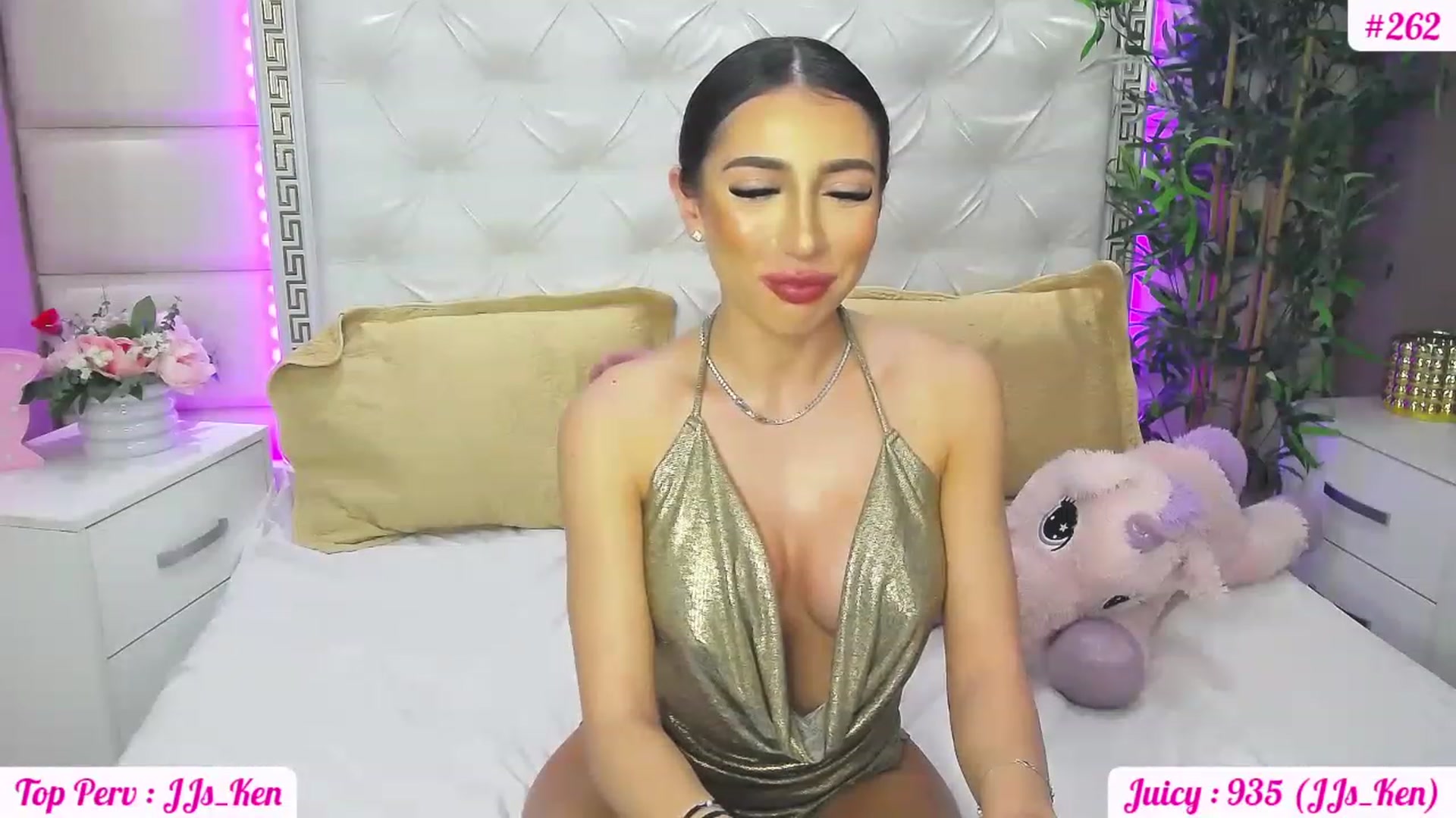 Gallery image thumbnail from JuicyJelly_'s myfreecams stream on, 04/28/2023, 17:43 image 15 of 20