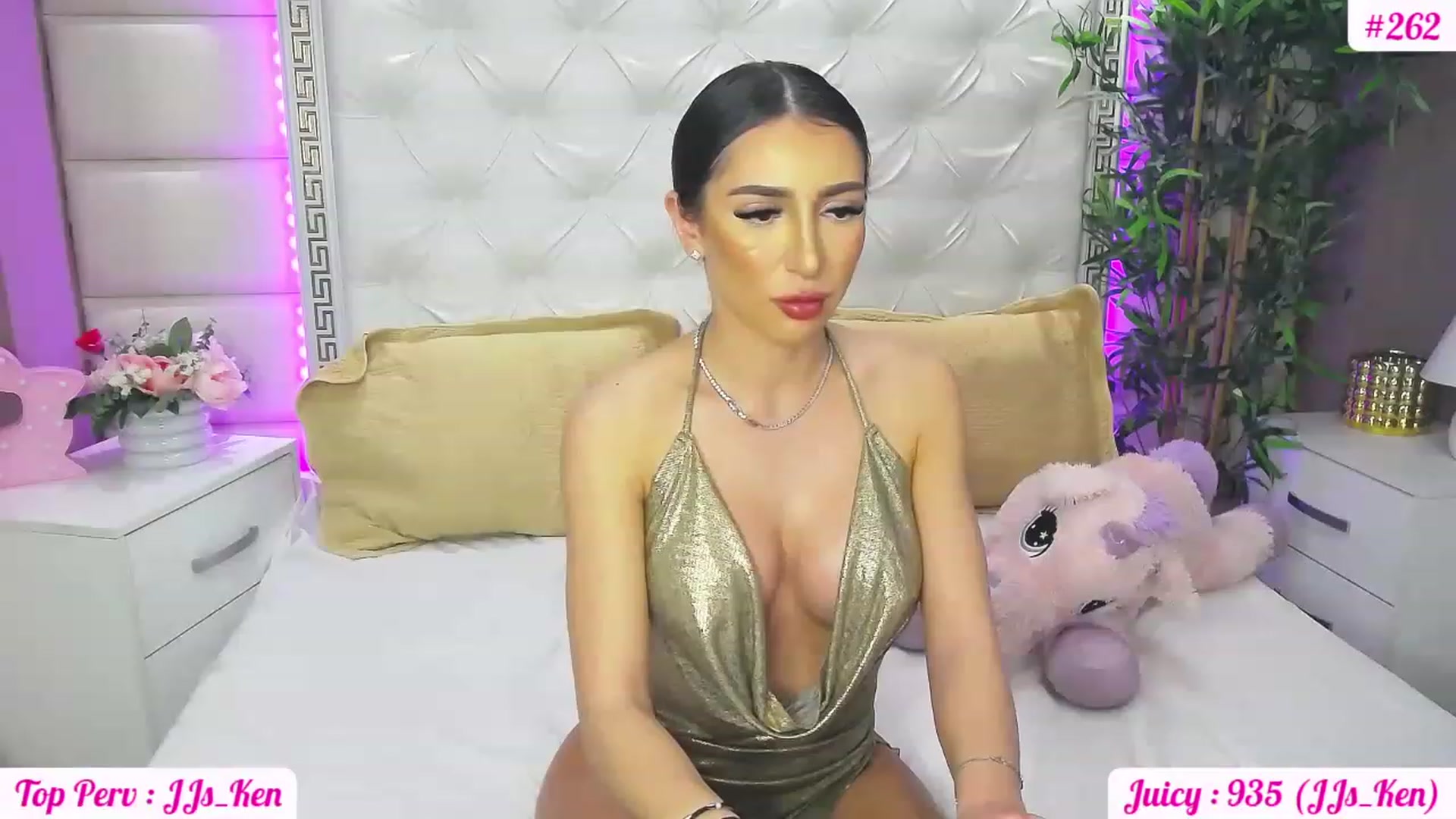 Gallery image thumbnail from JuicyJelly_'s myfreecams stream on, 04/28/2023, 17:43 image 10 of 20