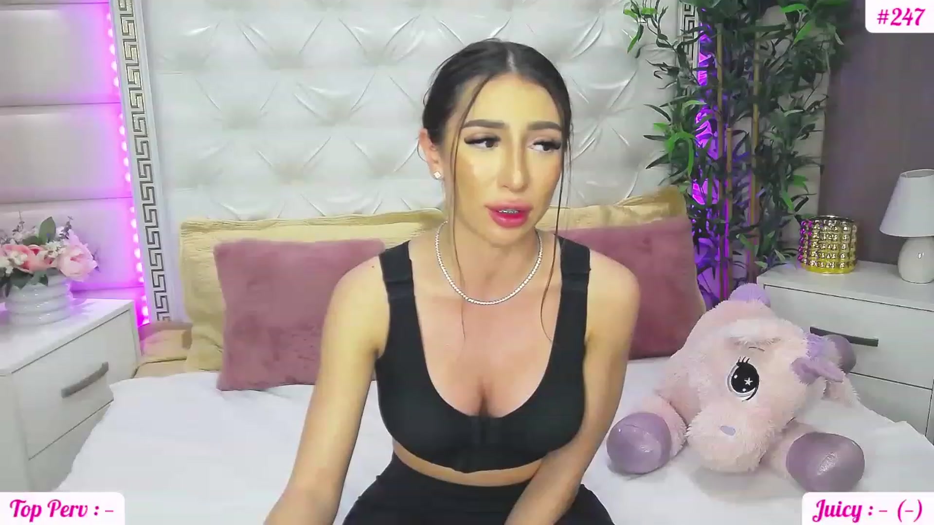 Gallery image thumbnail from JuicyJelly_'s myfreecams stream on, 04/29/2023, 18:00 image 6 of 20