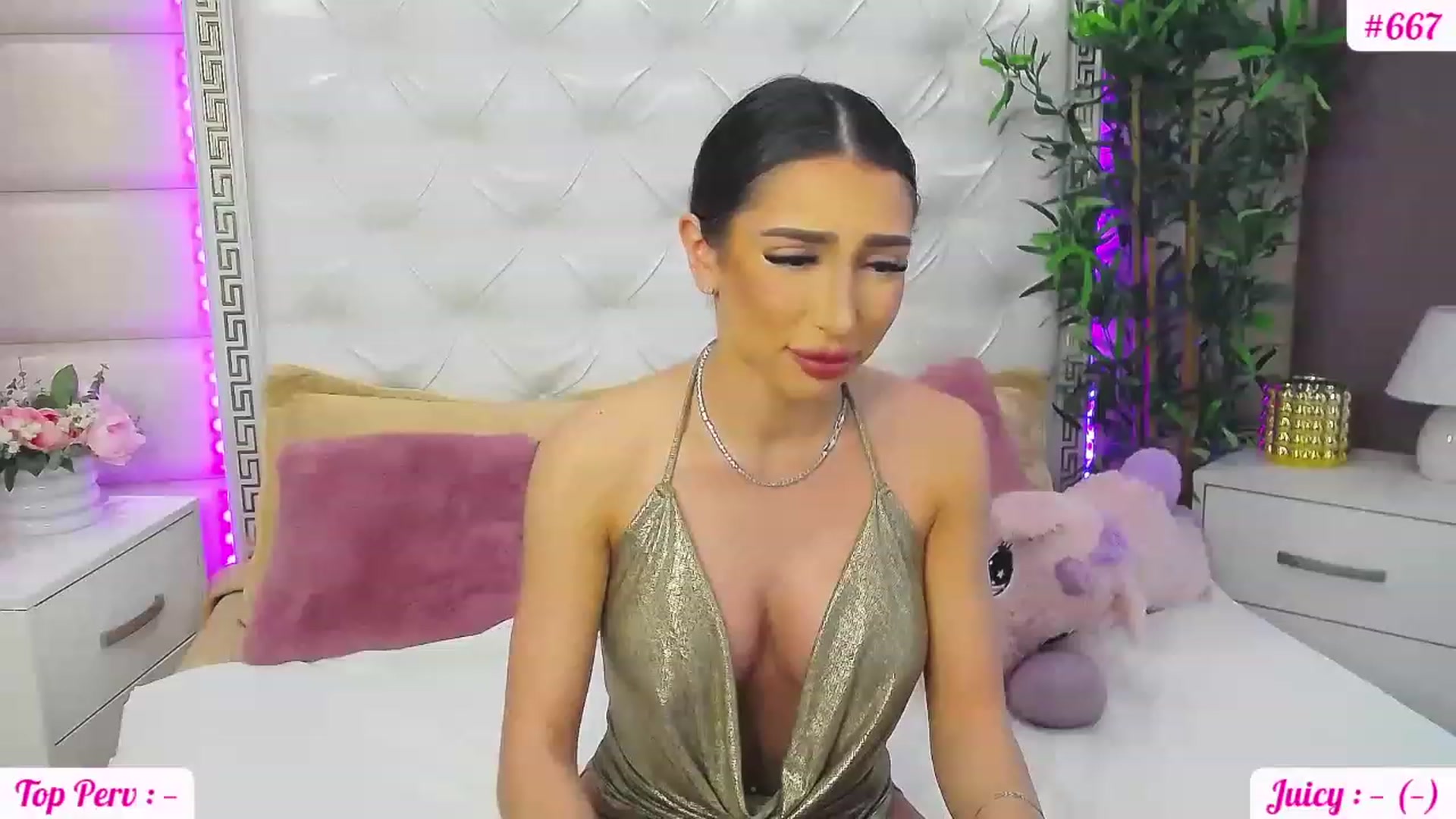 Gallery image thumbnail from JuicyJelly_'s myfreecams stream on, 05/06/2023, 13:21 image 6 of 20