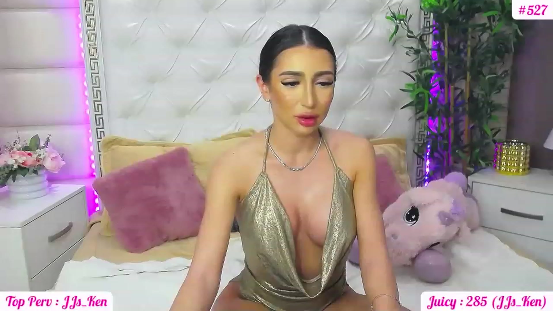 Gallery image thumbnail from JuicyJelly_'s myfreecams stream on, 05/06/2023, 17:58 image 8 of 20
