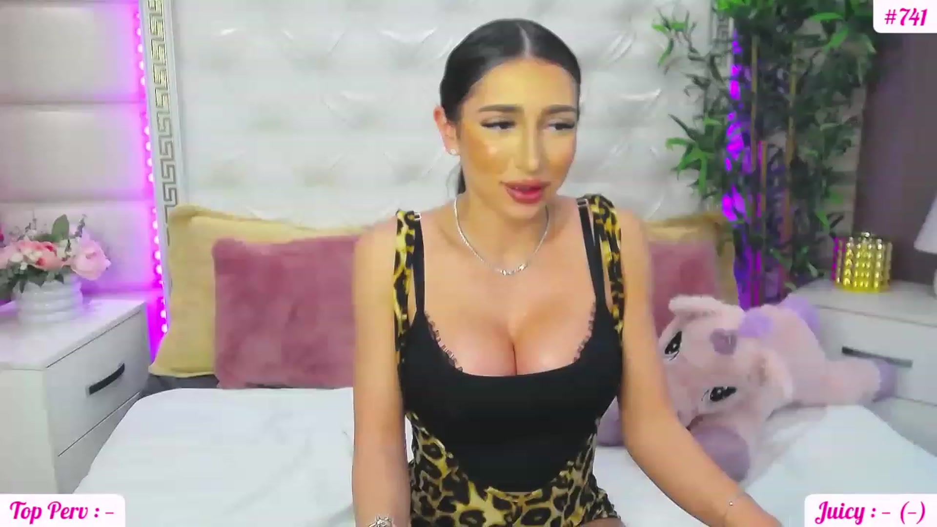 Gallery image thumbnail from JuicyJelly_'s myfreecams stream on, 05/11/2023, 14:56 image 13 of 20
