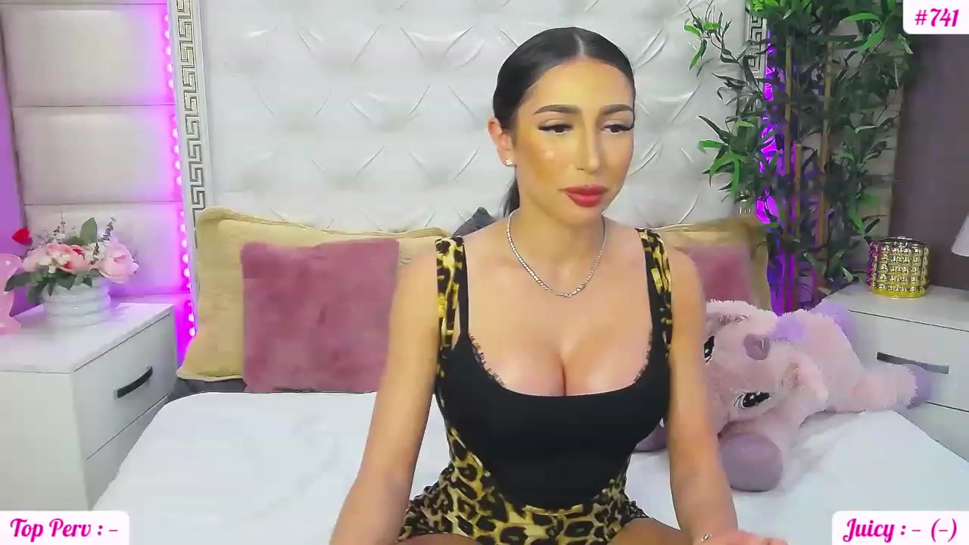 Gallery image thumbnail from JuicyJelly_'s myfreecams stream on, 05/11/2023, 14:56 image 3 of 20