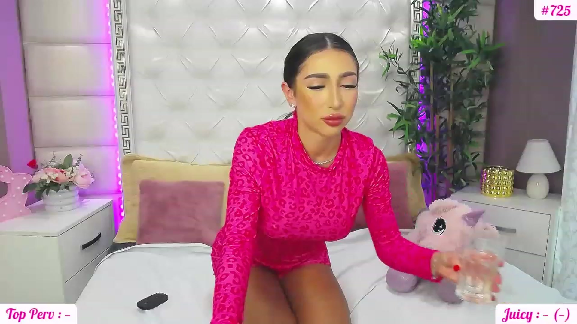 Gallery image thumbnail from JuicyJelly_'s myfreecams stream on, 05/12/2023, 14:28 image 10 of 20