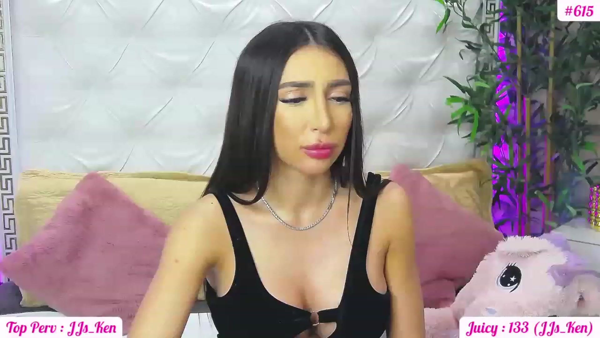 Gallery image thumbnail from JuicyJelly_'s myfreecams stream on, 05/17/2023, 19:29 image 8 of 20
