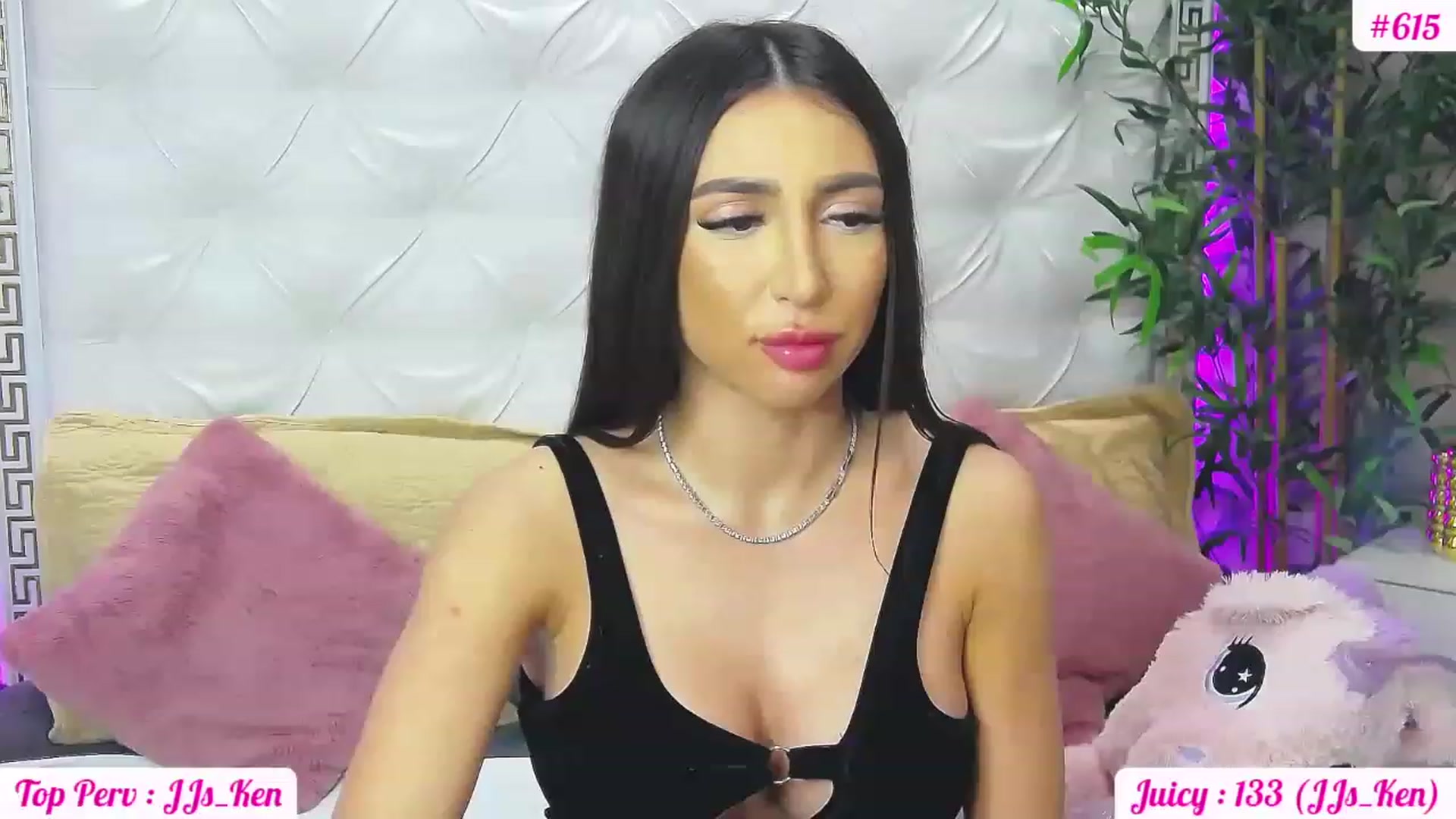 Gallery image thumbnail from JuicyJelly_'s myfreecams stream on, 05/17/2023, 19:29 image 6 of 20