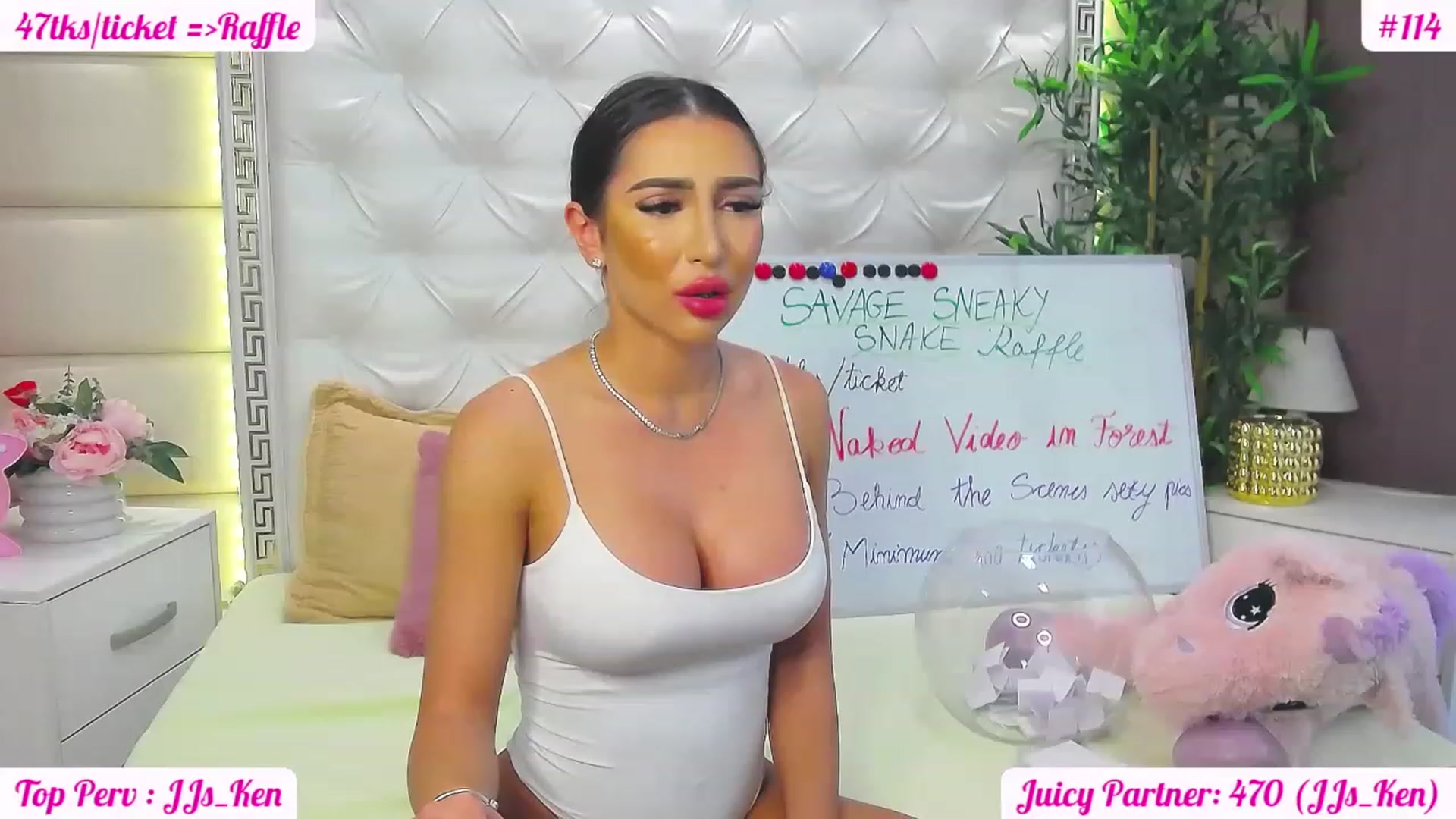 Gallery image thumbnail from JuicyJelly_'s myfreecams stream on, 06/05/2023, 14:57 image 14 of 20