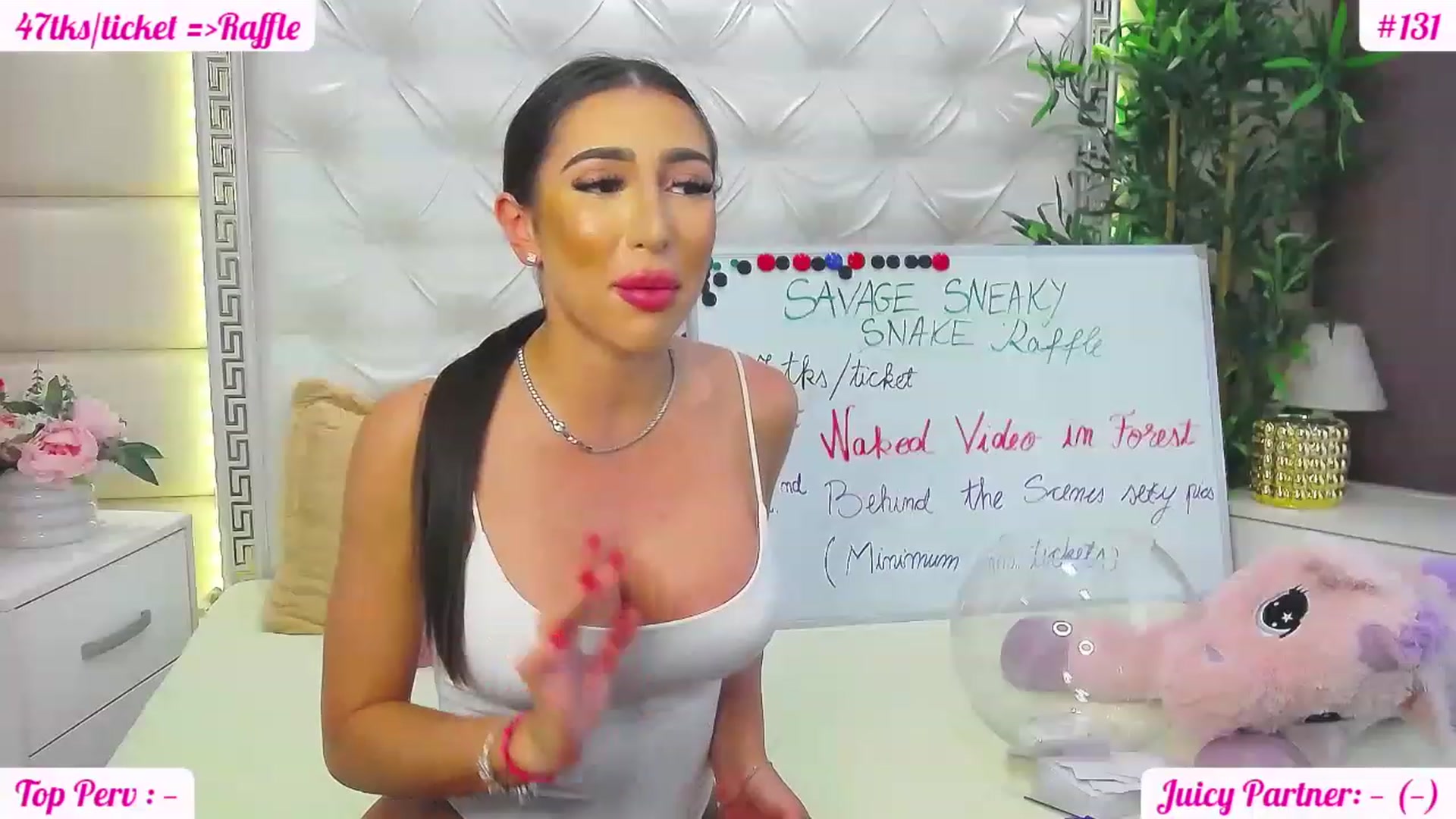 Gallery image thumbnail from JuicyJelly_'s myfreecams stream on, 06/05/2023, 14:57 image 2 of 20