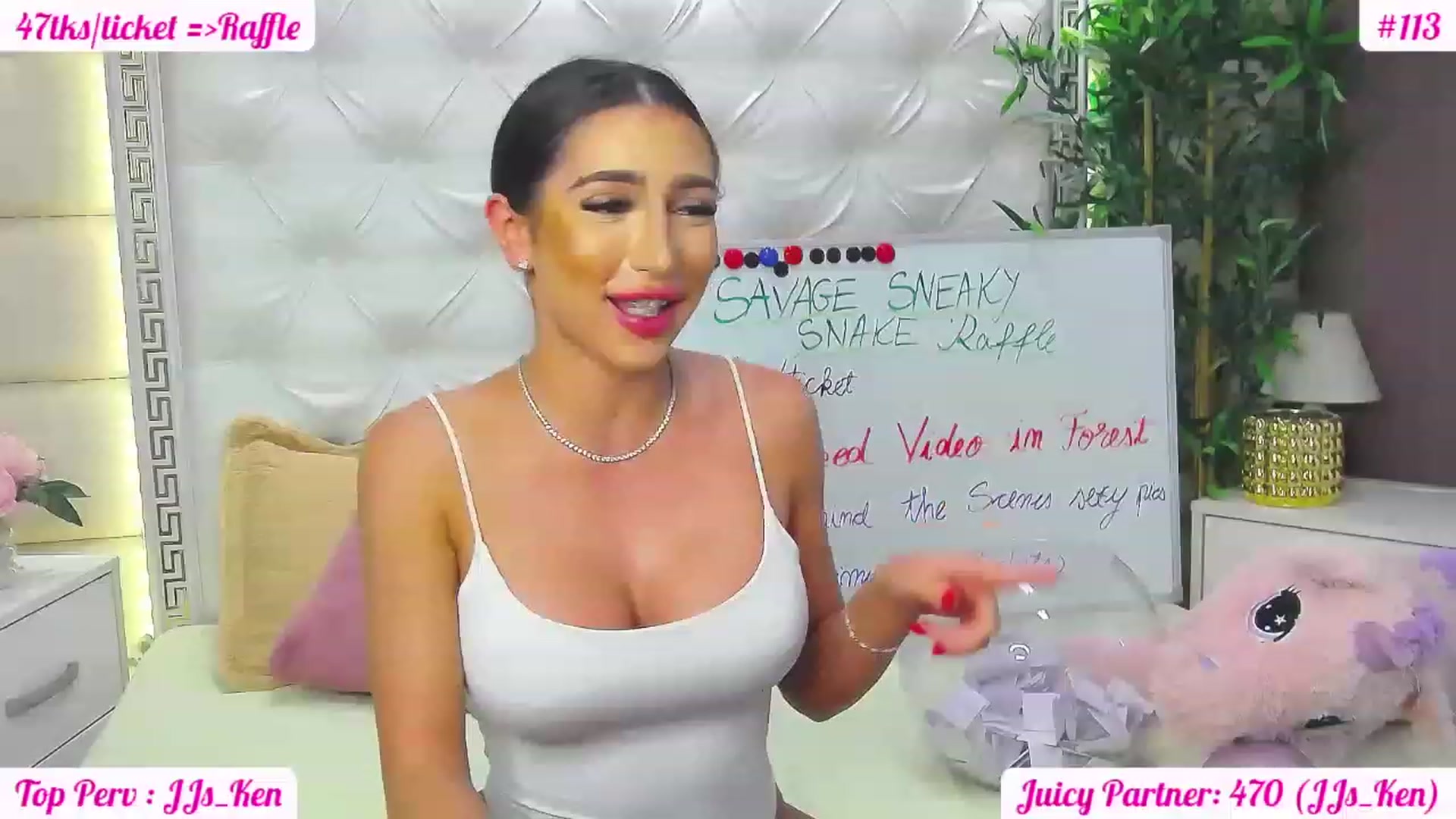 Gallery image thumbnail from JuicyJelly_'s myfreecams stream on, 06/05/2023, 18:09 image 12 of 20