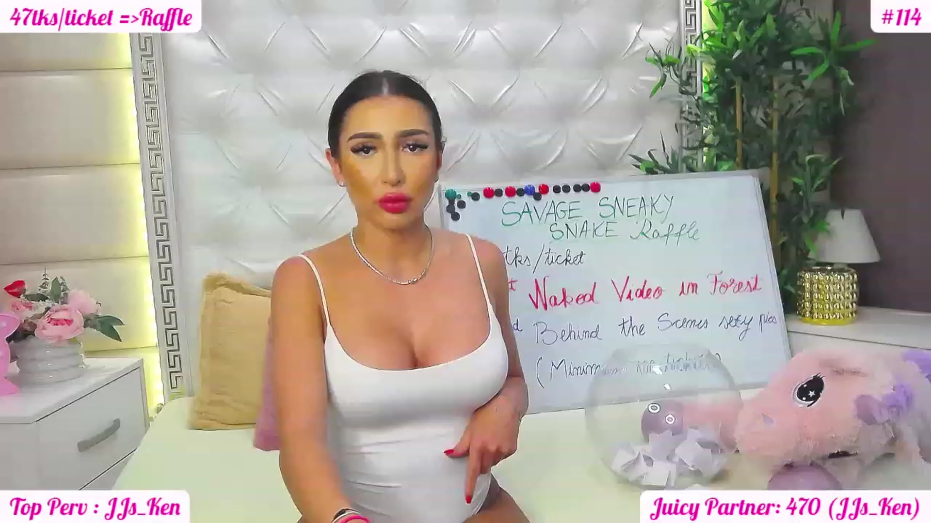 Gallery image thumbnail from JuicyJelly_'s myfreecams stream on, 06/05/2023, 18:09 image 1 of 20