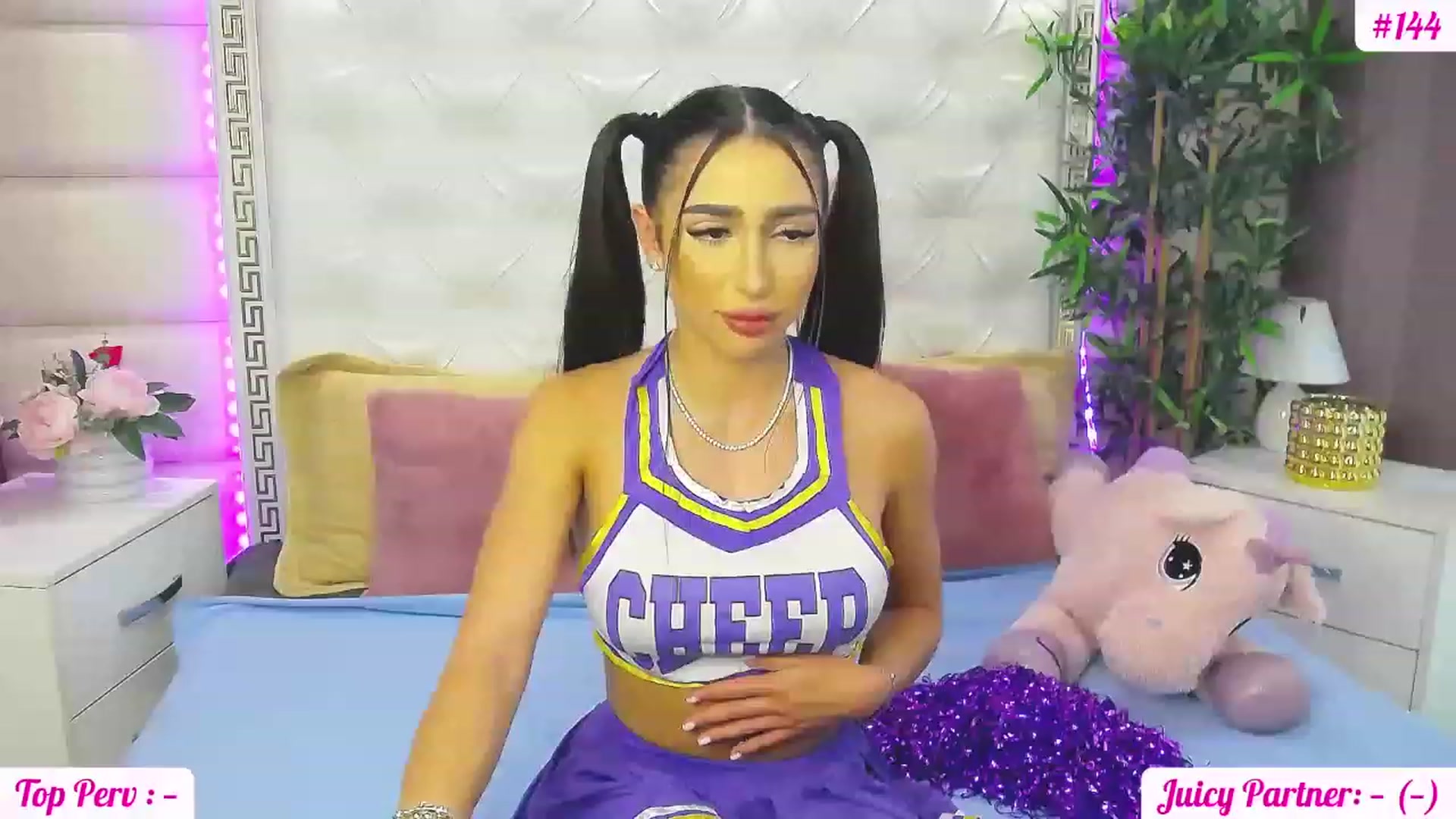Gallery image thumbnail from JuicyJelly_'s myfreecams stream on, 06/14/2023, 14:50 image 1 of 20