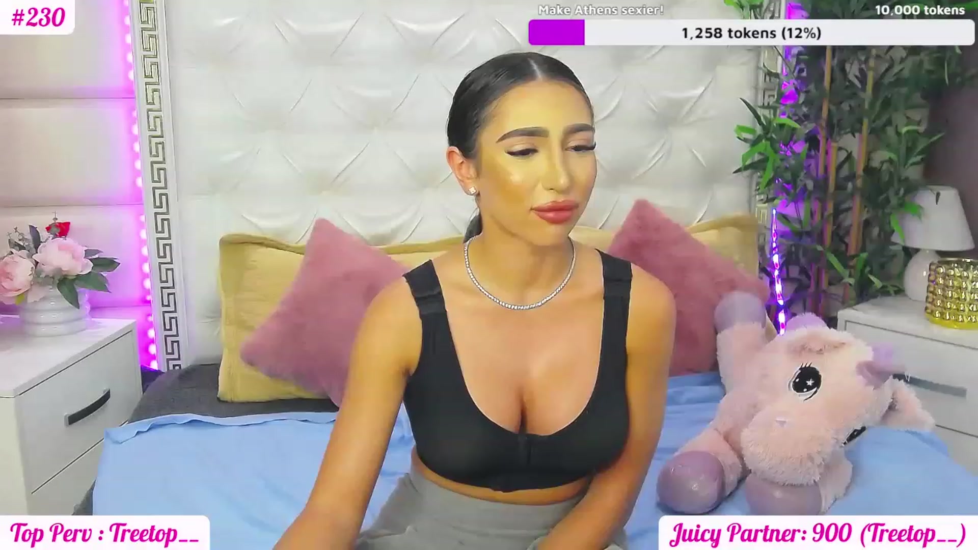 Gallery image thumbnail from JuicyJelly_'s myfreecams stream on, 06/22/2023, 14:40 image 4 of 20