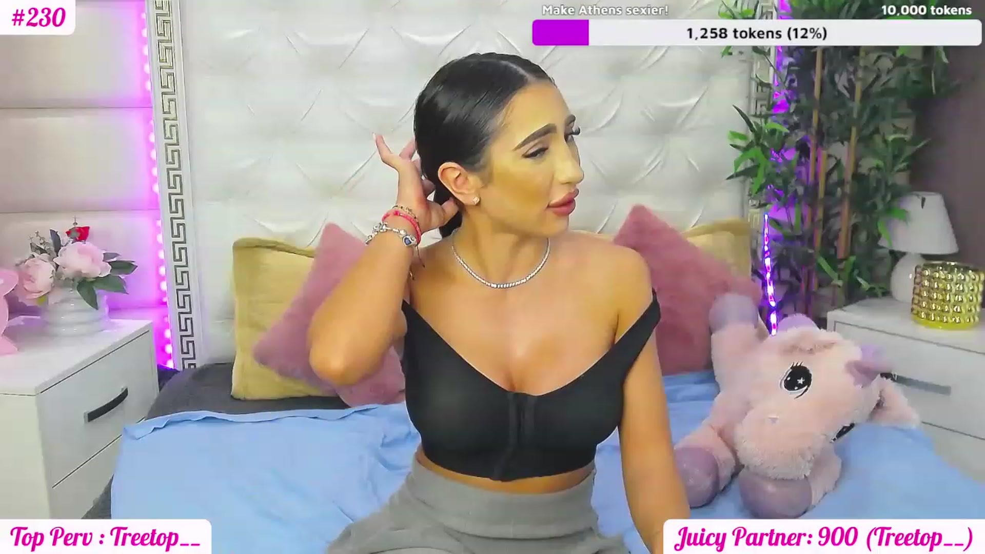 Gallery image thumbnail from JuicyJelly_'s myfreecams stream on, 06/22/2023, 14:40 image 13 of 20