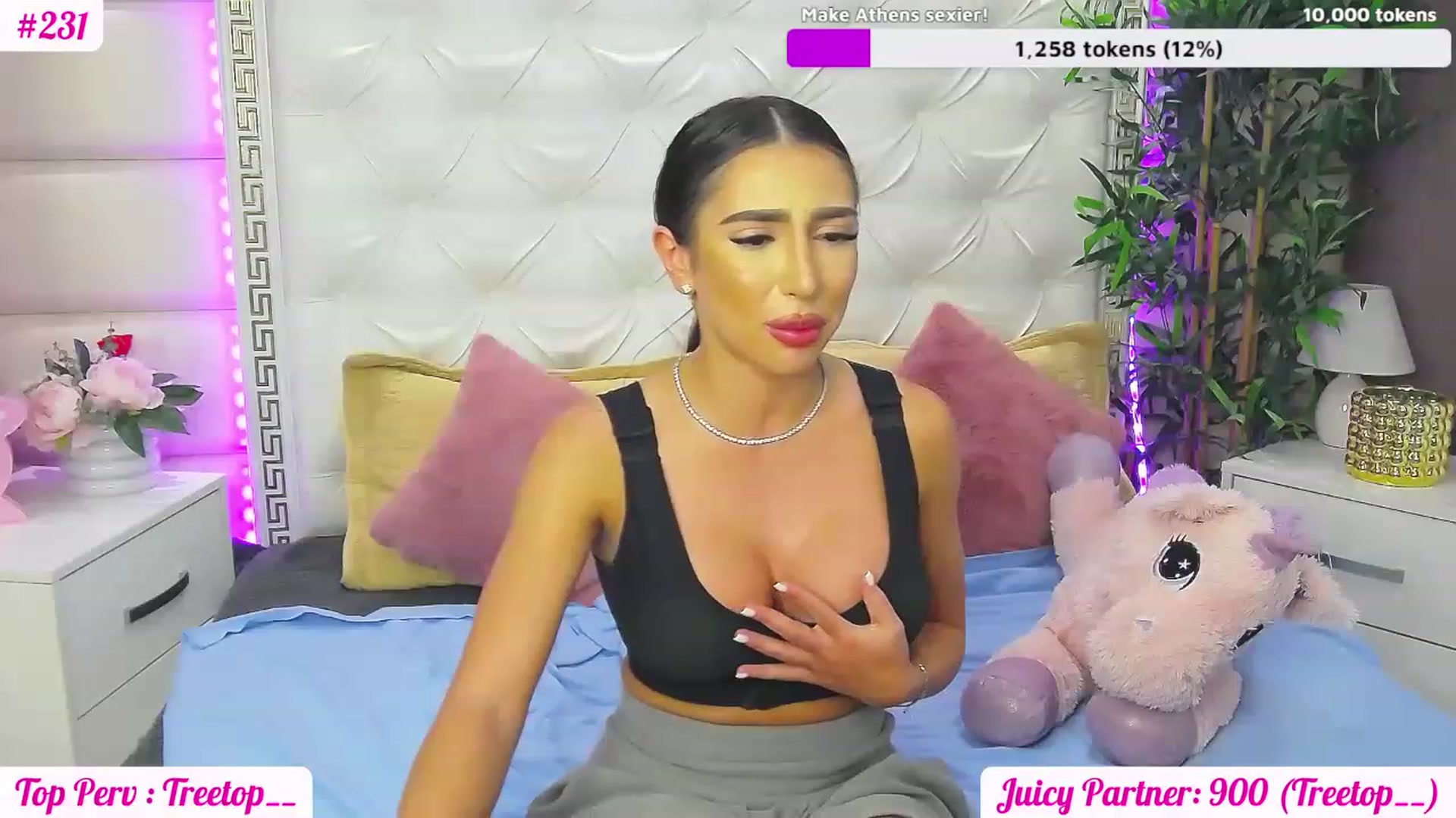 Gallery image thumbnail from JuicyJelly_'s myfreecams stream on, 06/22/2023, 16:23 image 6 of 20