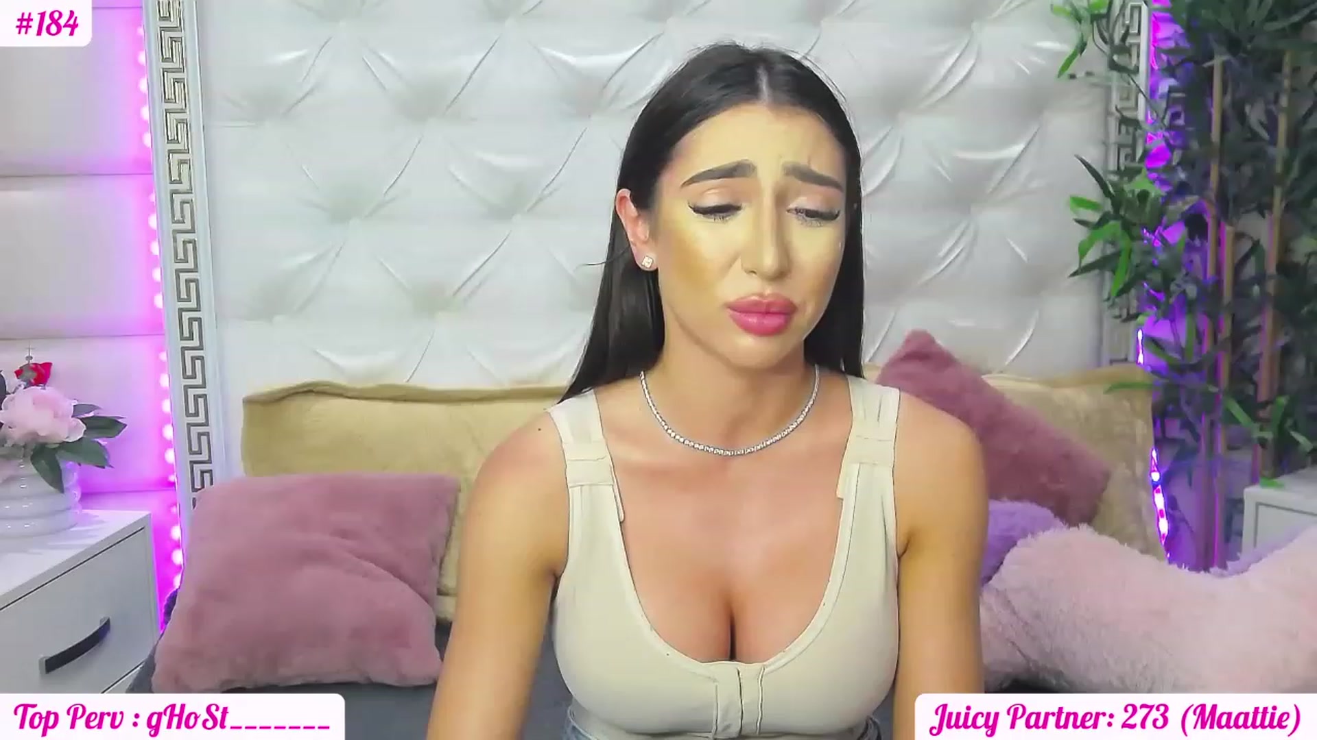 Gallery image thumbnail from JuicyJelly_'s myfreecams stream on, 06/24/2023, 19:35 image 4 of 20