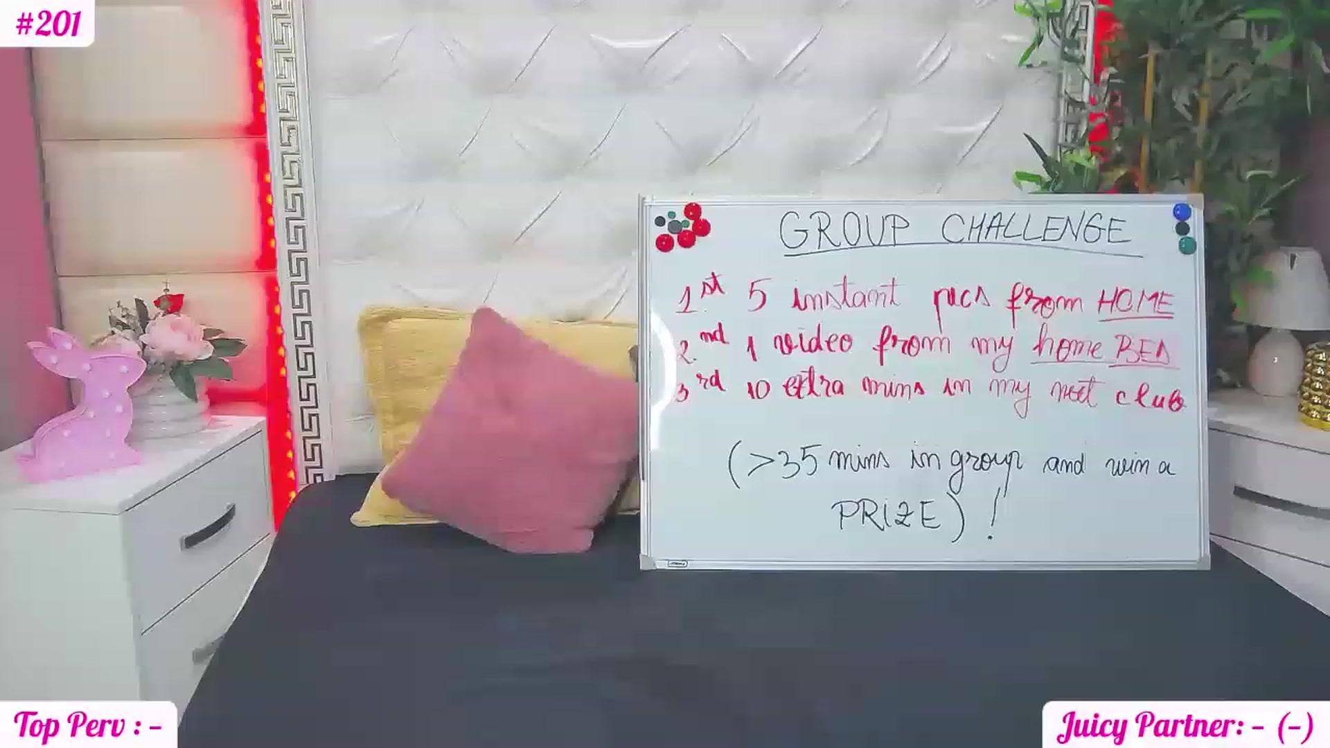 Gallery image thumbnail from JuicyJelly_'s myfreecams stream on, 06/29/2023, 16:17 image 9 of 20
