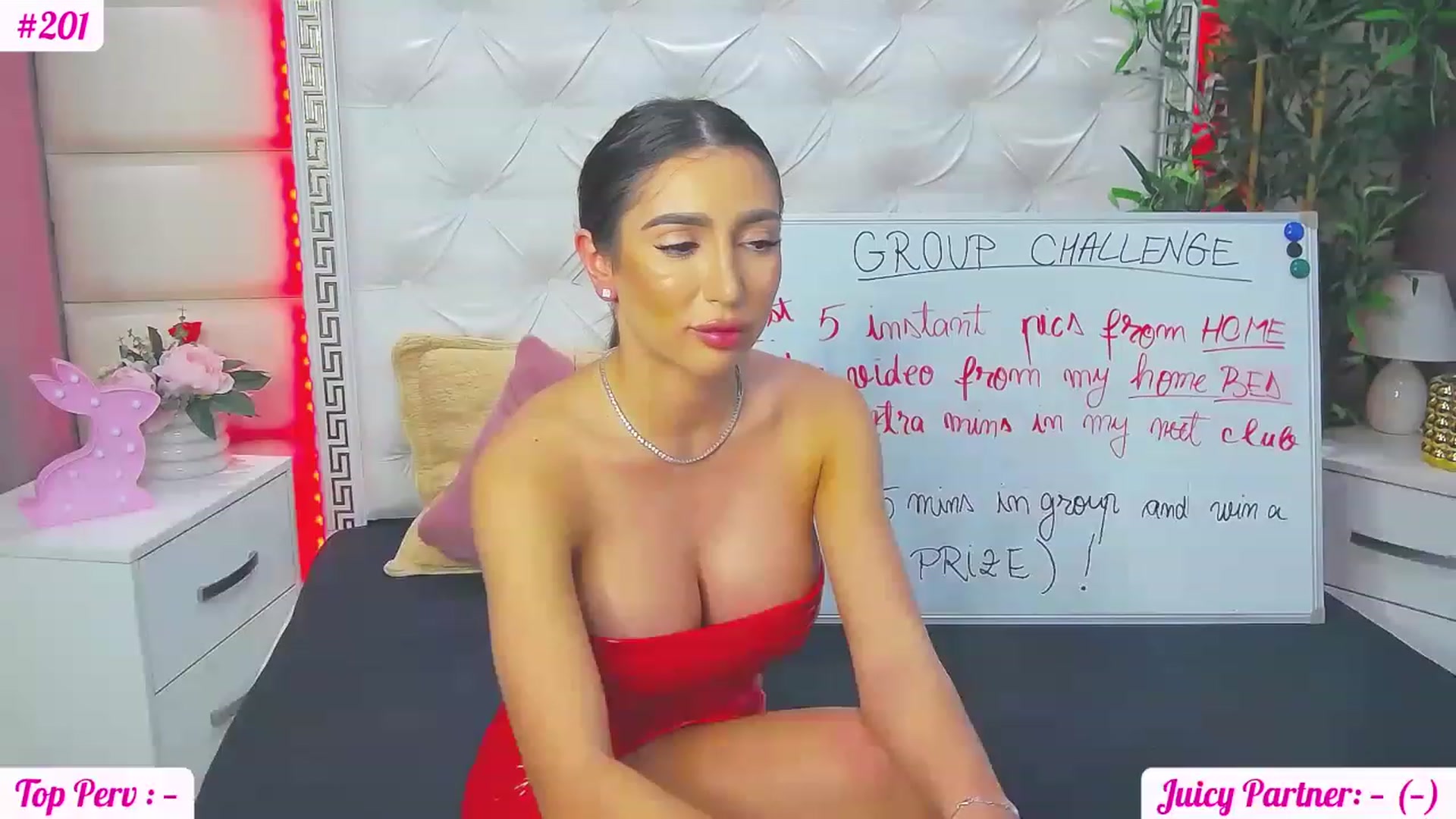 Gallery image thumbnail from JuicyJelly_'s myfreecams stream on, 06/29/2023, 16:17 image 5 of 20