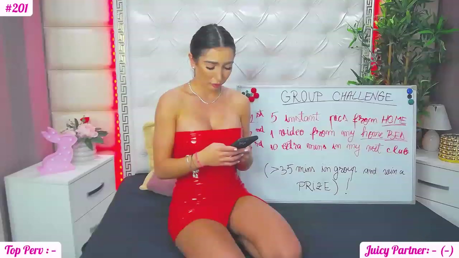 Gallery image thumbnail from JuicyJelly_'s myfreecams stream on, 06/29/2023, 16:36 image 4 of 20