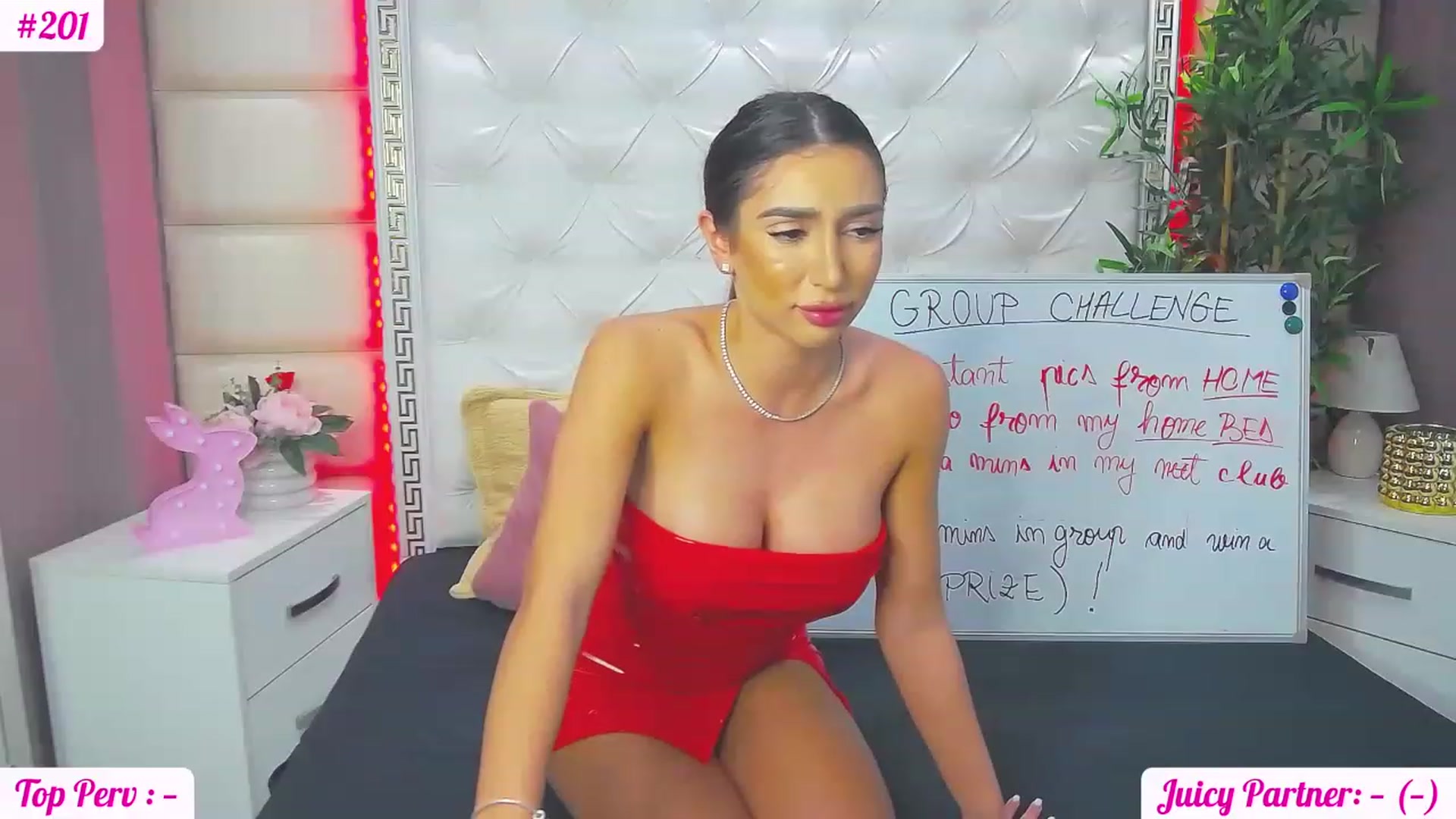 Gallery image thumbnail from JuicyJelly_'s myfreecams stream on, 06/29/2023, 16:36 image 14 of 20