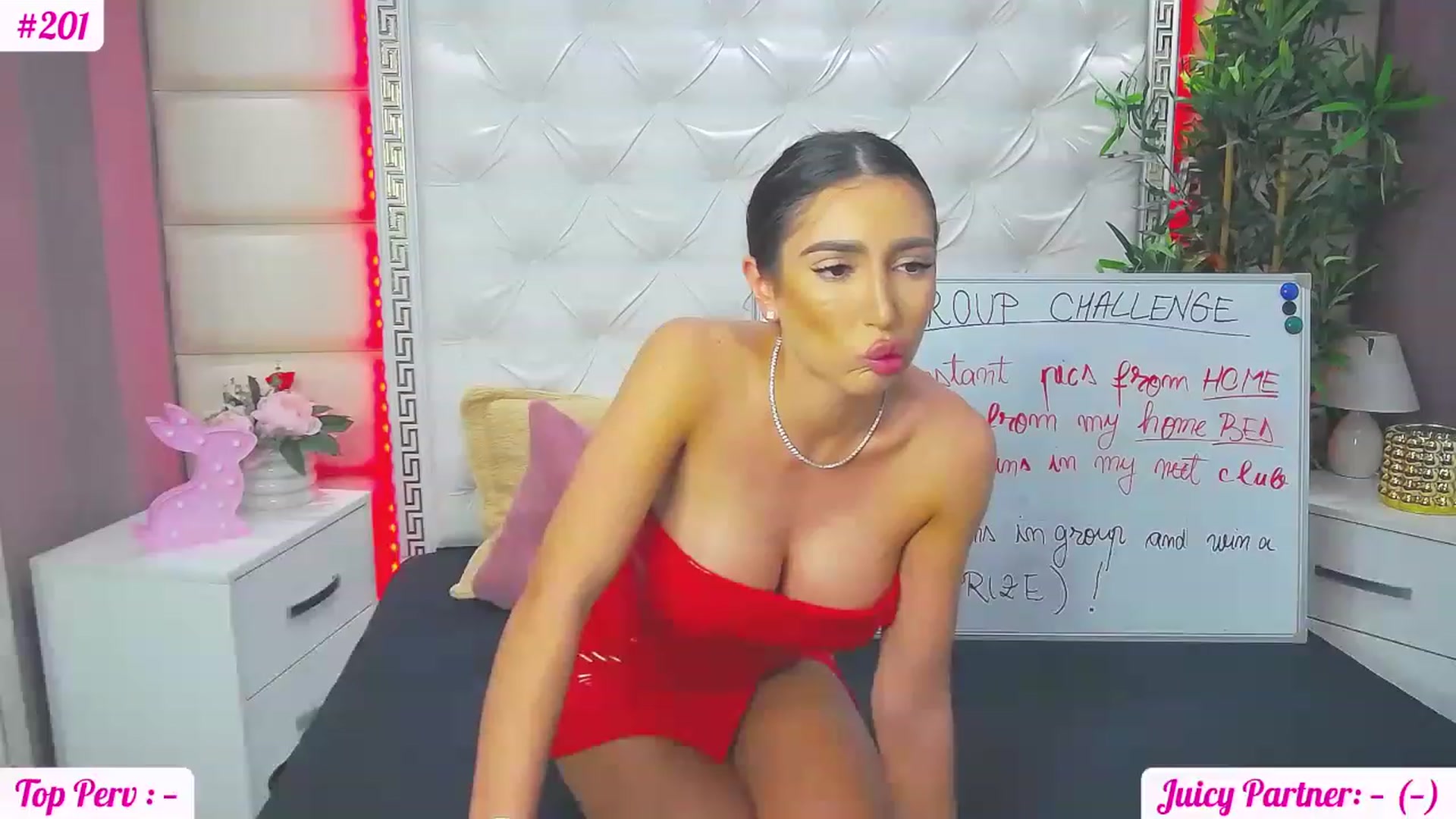 Gallery image thumbnail from JuicyJelly_'s myfreecams stream on, 06/29/2023, 16:36 image 13 of 20