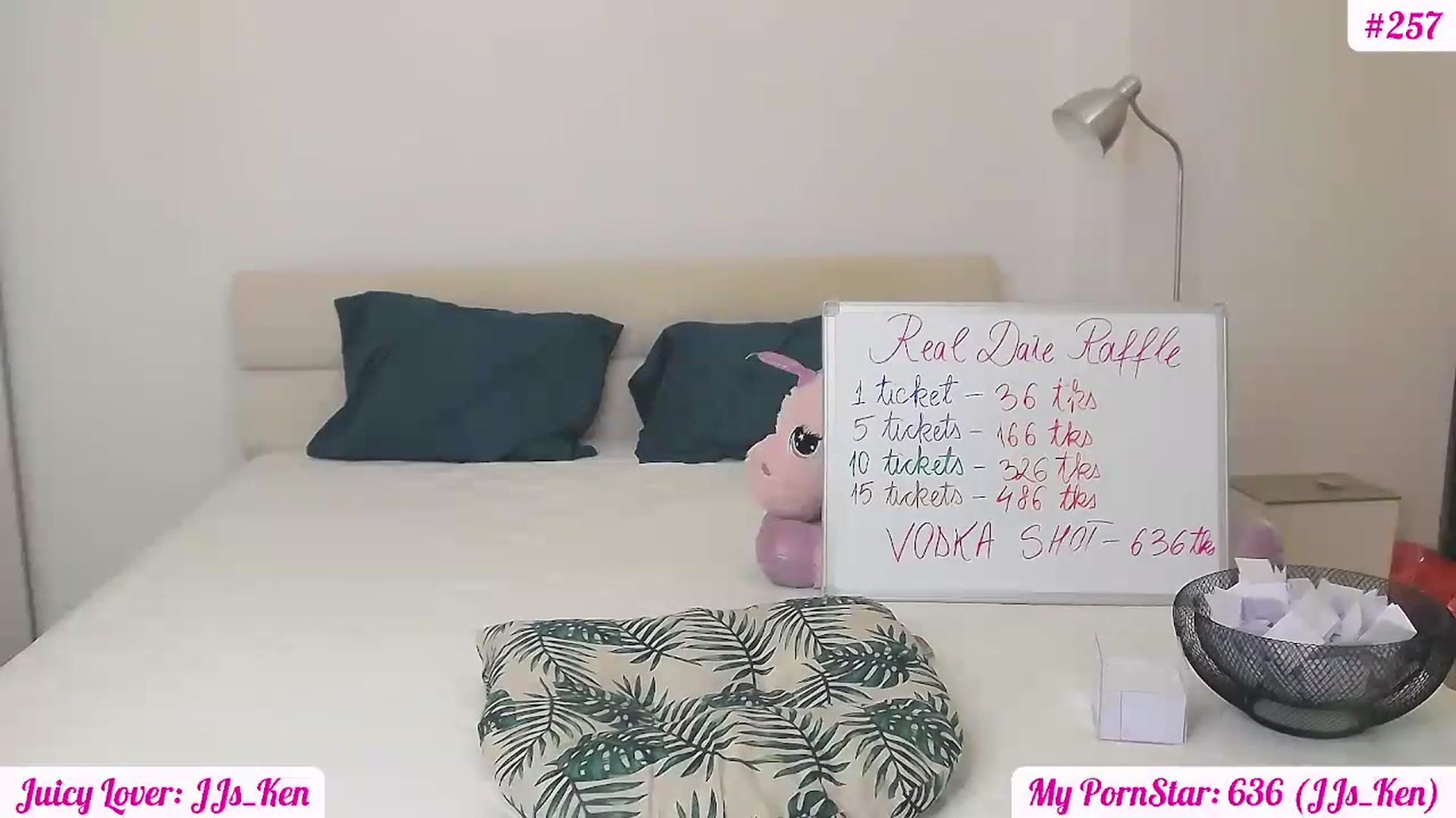 Gallery image thumbnail from JuicyJelly_'s myfreecams stream on, 07/21/2023, 17:22 image 14 of 20