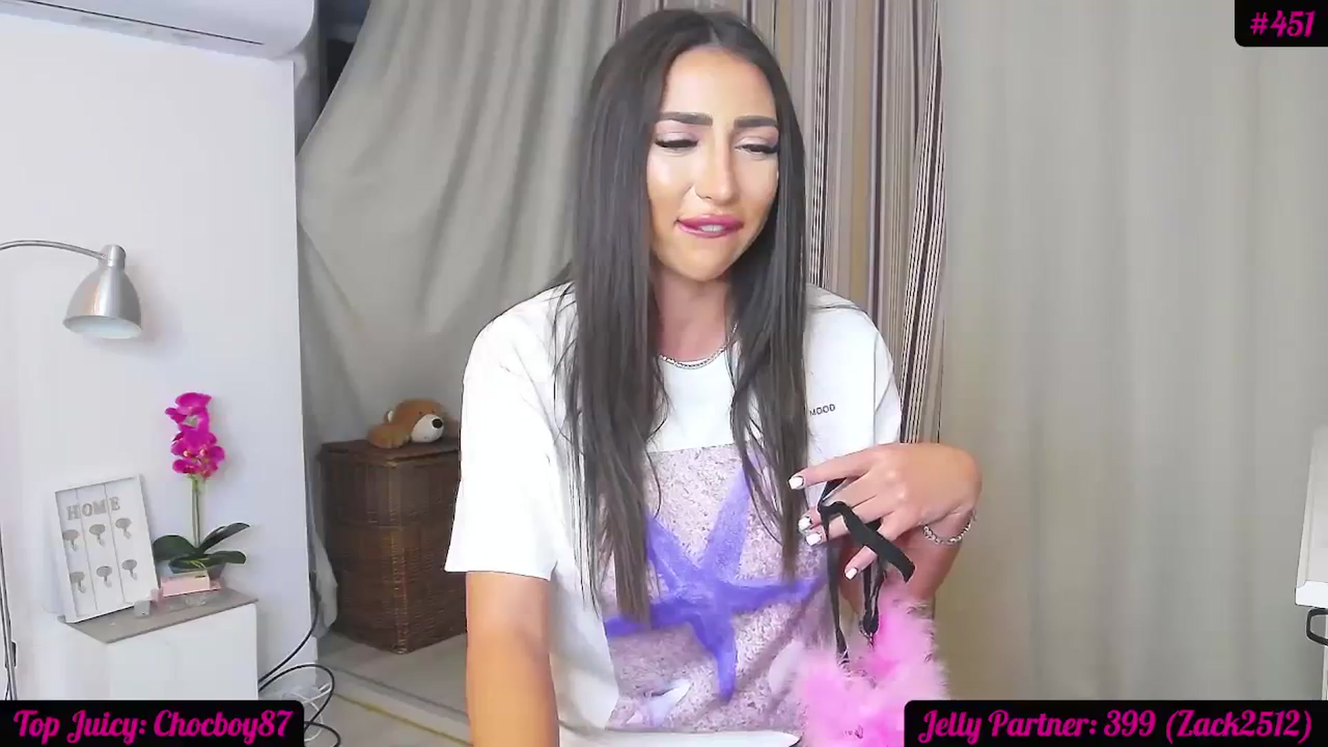 Gallery image thumbnail from JuicyJelly_'s myfreecams stream on, 09/29/2023, 18:52 image 14 of 20