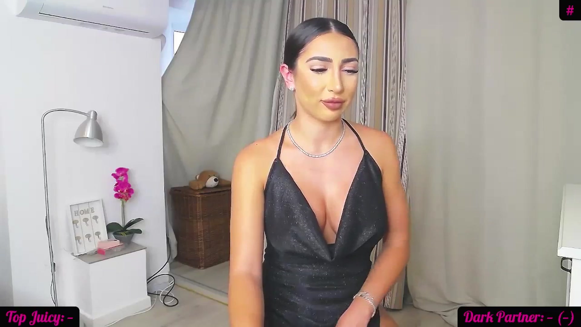 Gallery image thumbnail from JuicyJelly_'s myfreecams stream on, 10/03/2023, 15:47 image 18 of 20